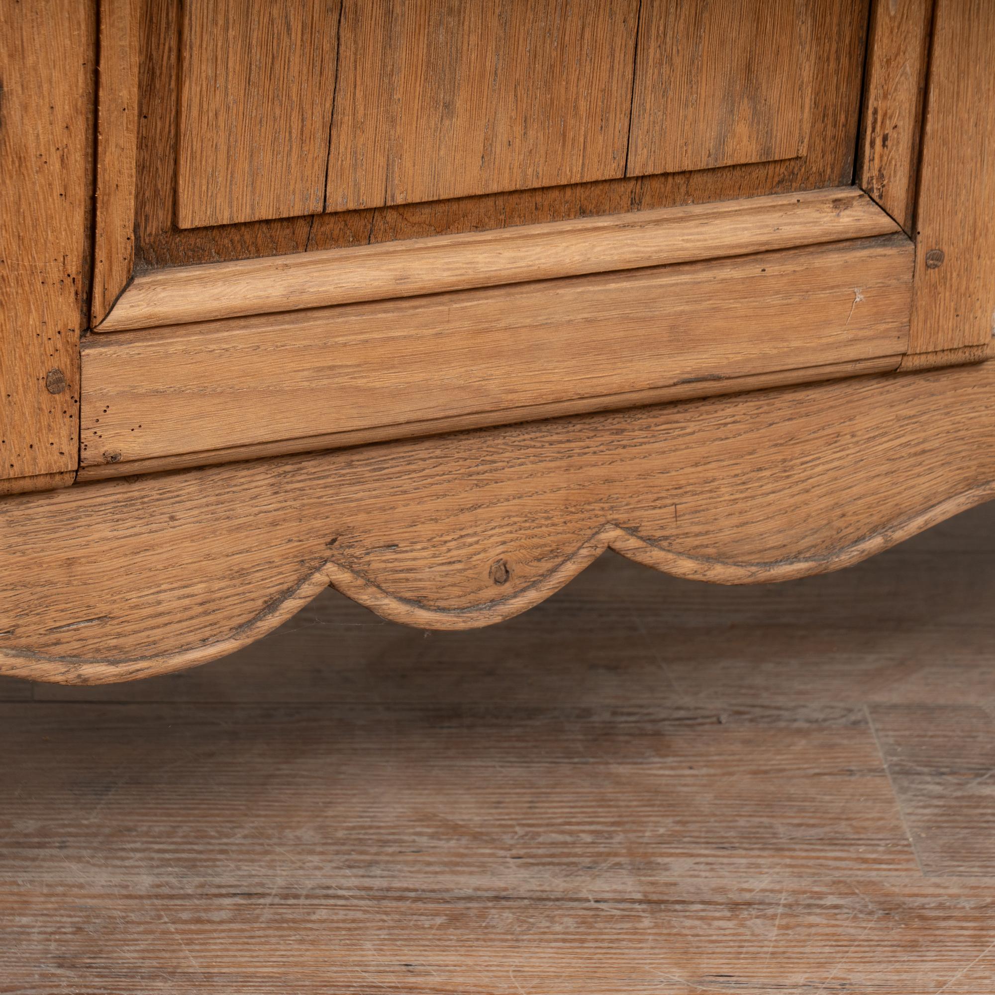 Antikes 3-türiges Sideboard-Buffet aus gebleichter Eiche aus Frankreich, 19. Jahrhundert im Angebot 3