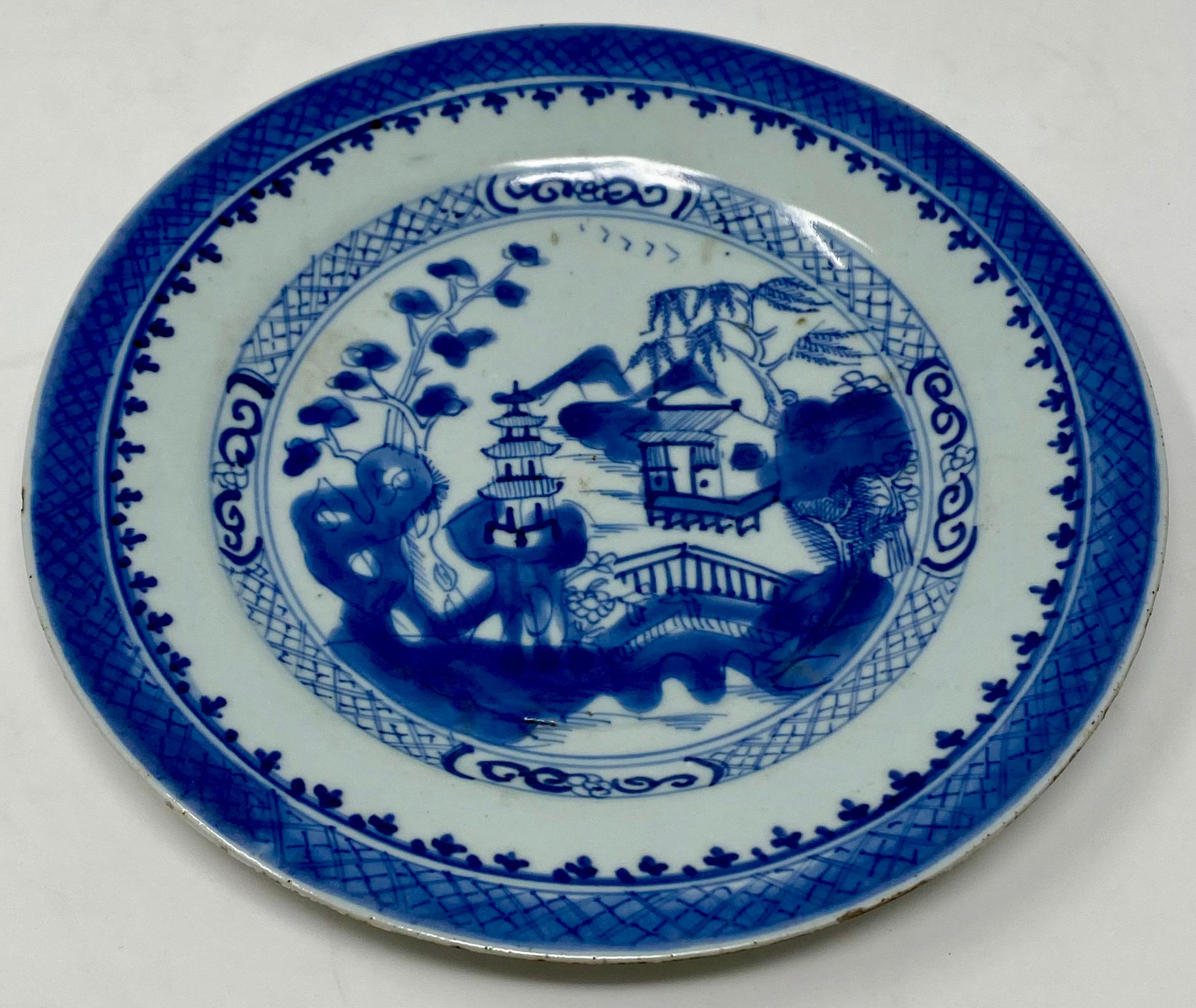 Chinois Ancienne plaque de canton bleue du 19ème siècle en vente
