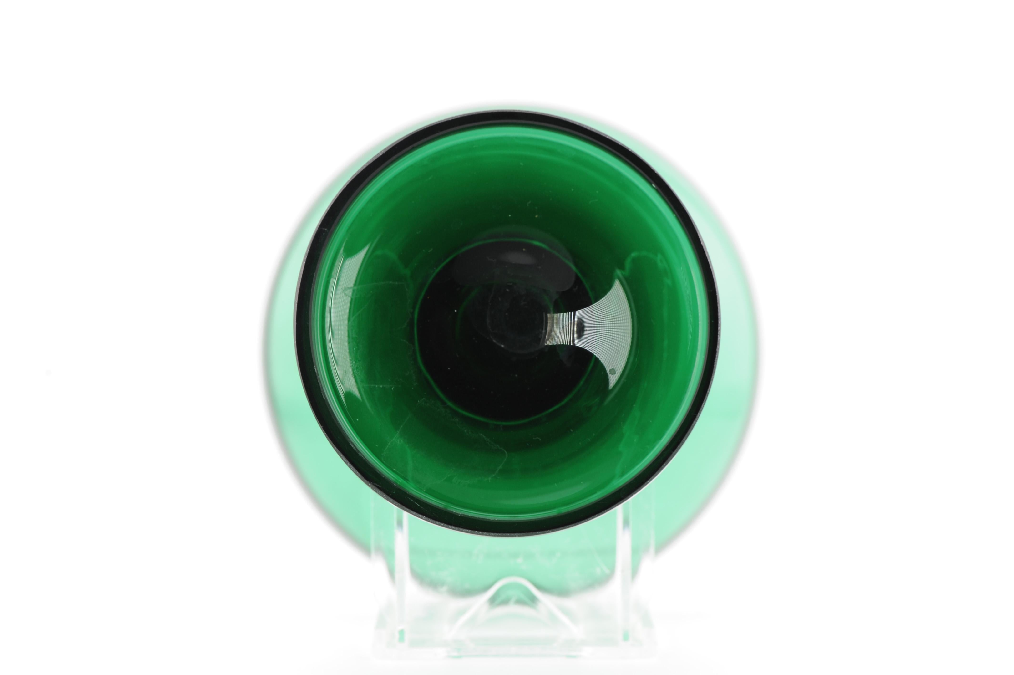Antico bicchiere di vetro verde di Boemia del XIX secolo Made in Germany/Czech in vendita 8