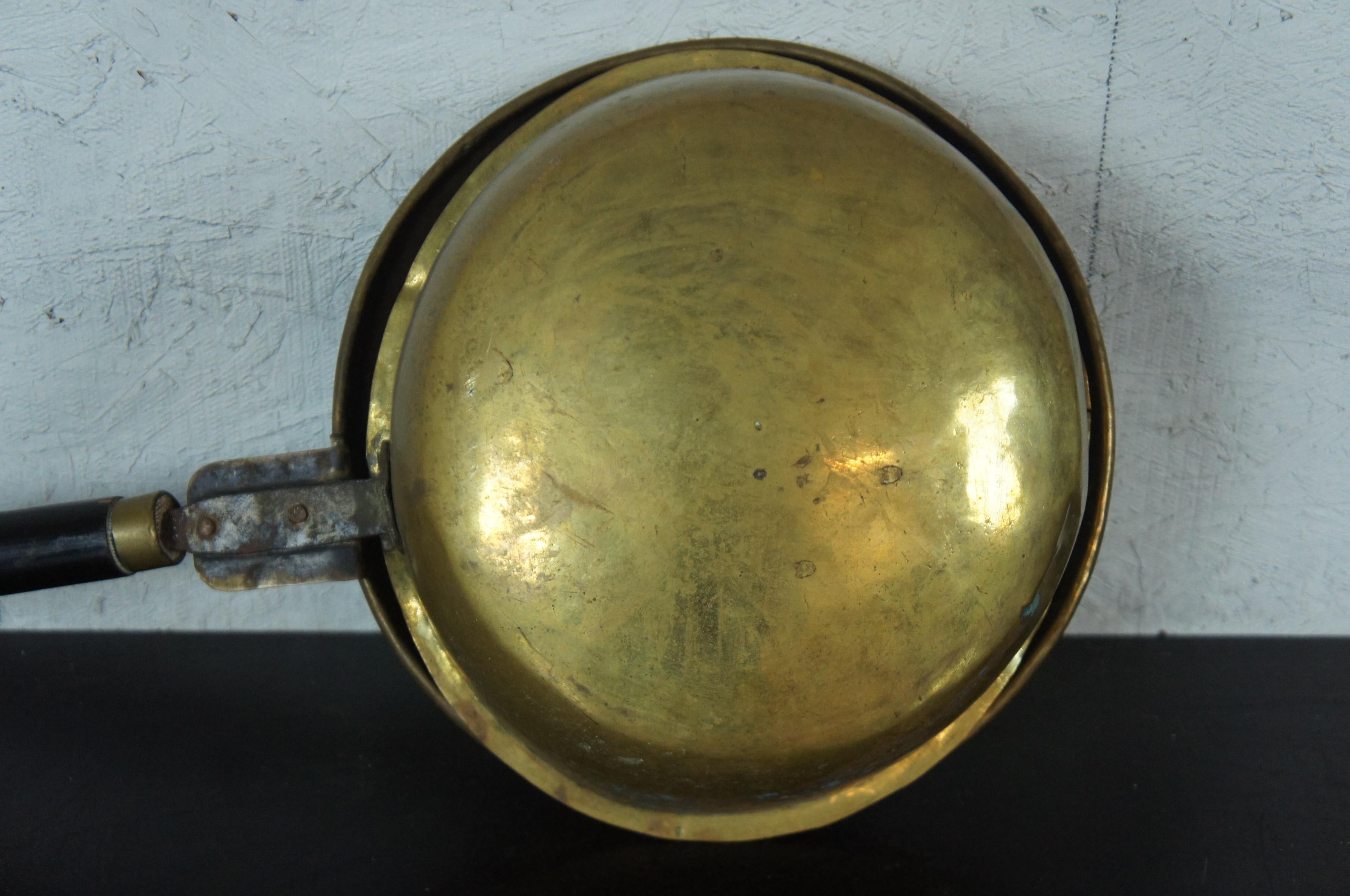Antique 19th Century Brass Bed Warmer Warming Pan Pinwheel Flower In Good Condition In Dayton, OH
