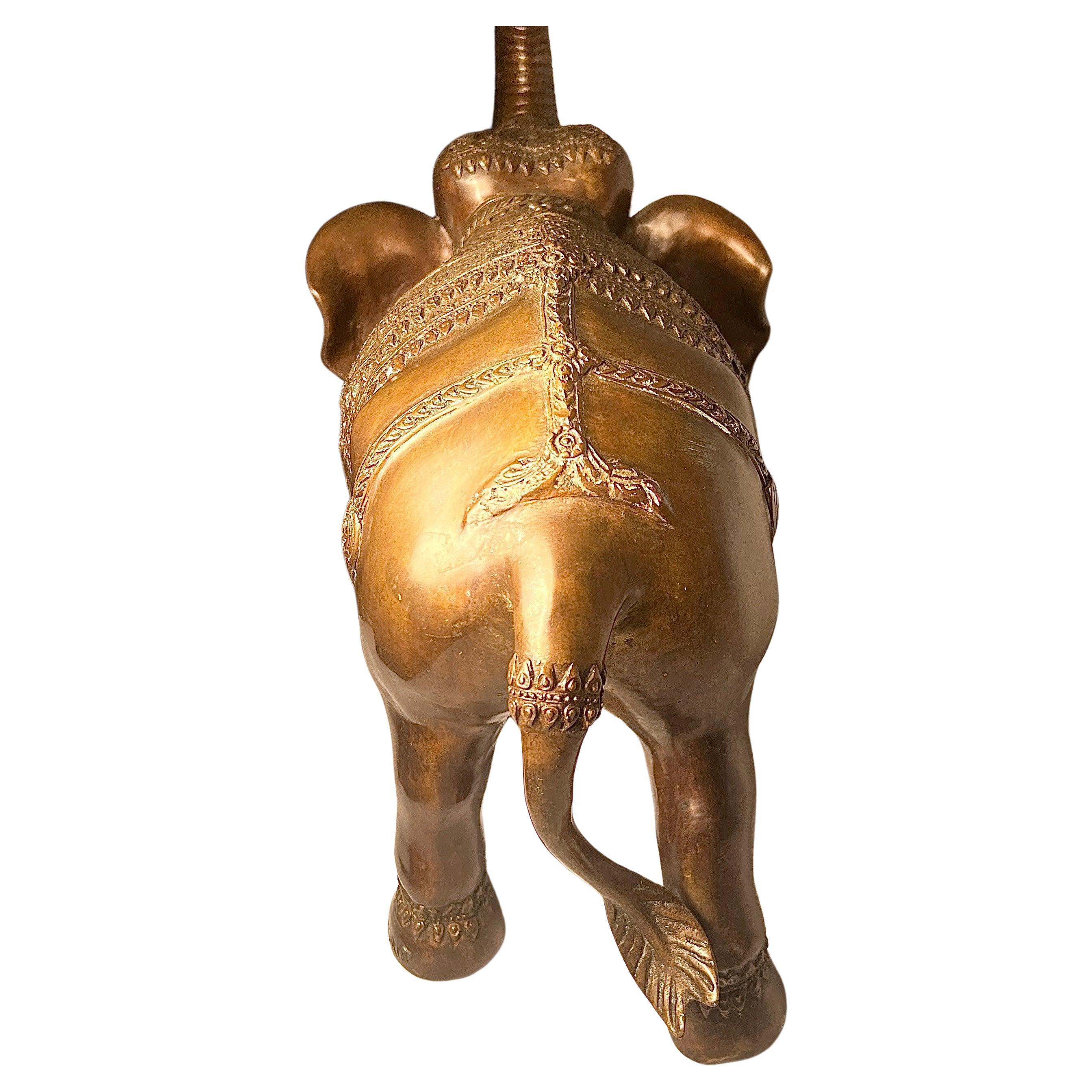 Antike Elefantenstatue aus Bronze des 19. Jahrhunderts mit außergewöhnlichem Detail im Guss. im Zustand „Gut“ im Angebot in New Orleans, LA