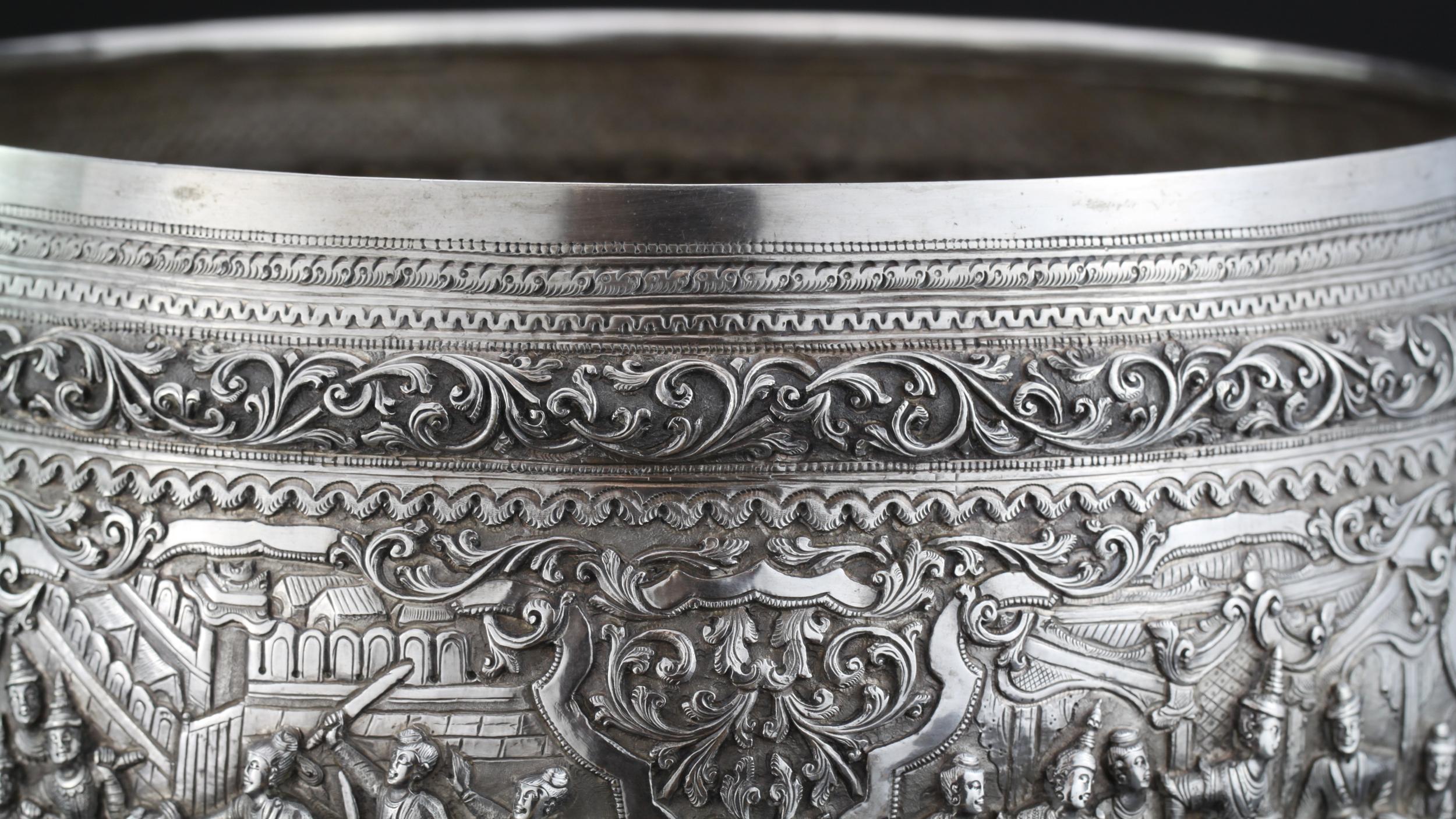Antique 19th Century Burmese Silver Thabeik Bowl In Good Condition In Braintree, GB