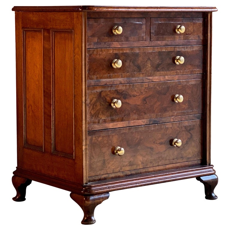Georgian Walnut Chests 37 For Sale On 1stdibs