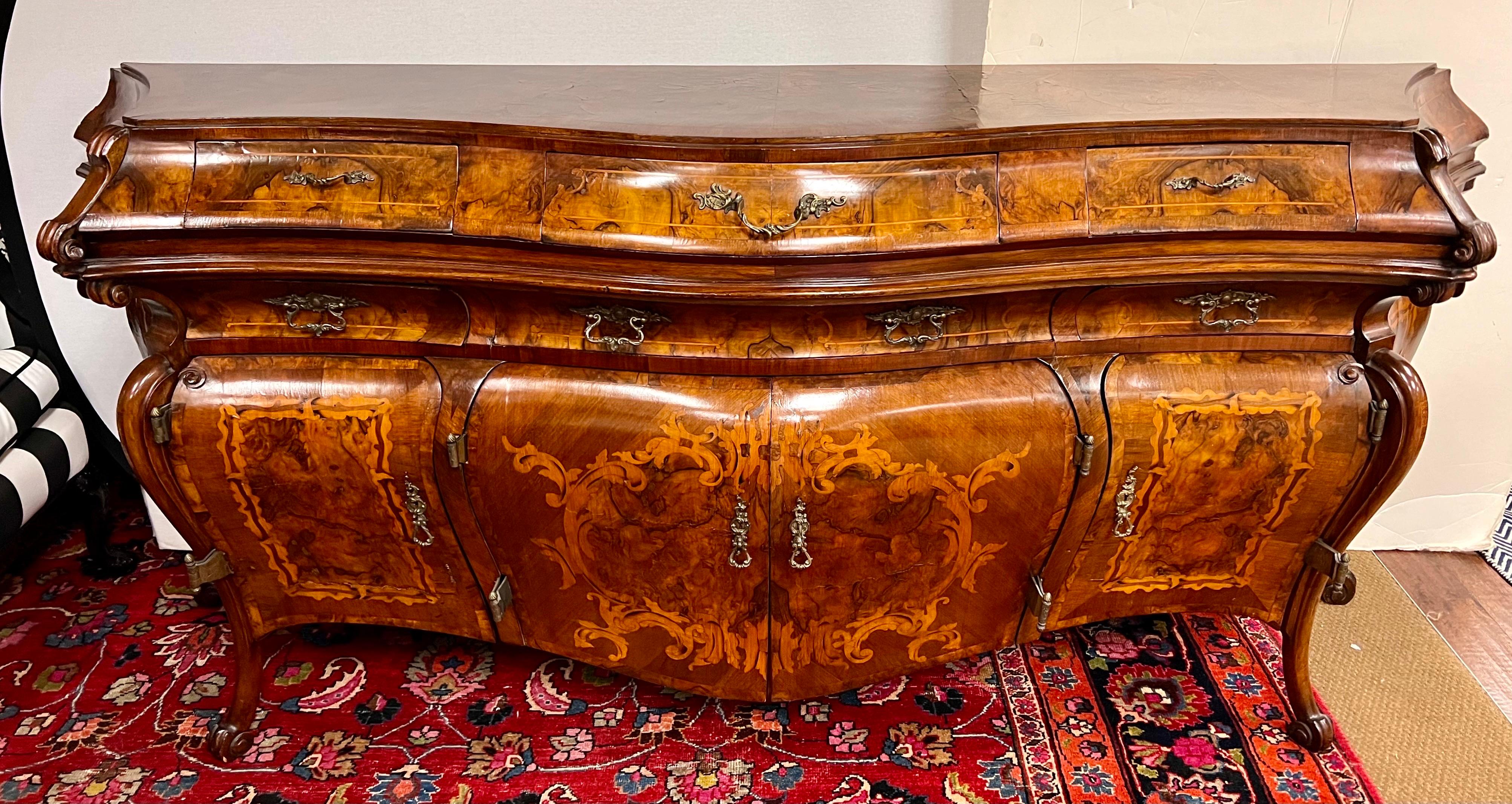 Antique 19th Century Burr Walnut Marquetry French Bombe 8FT Sideboard Buffet For Sale 1