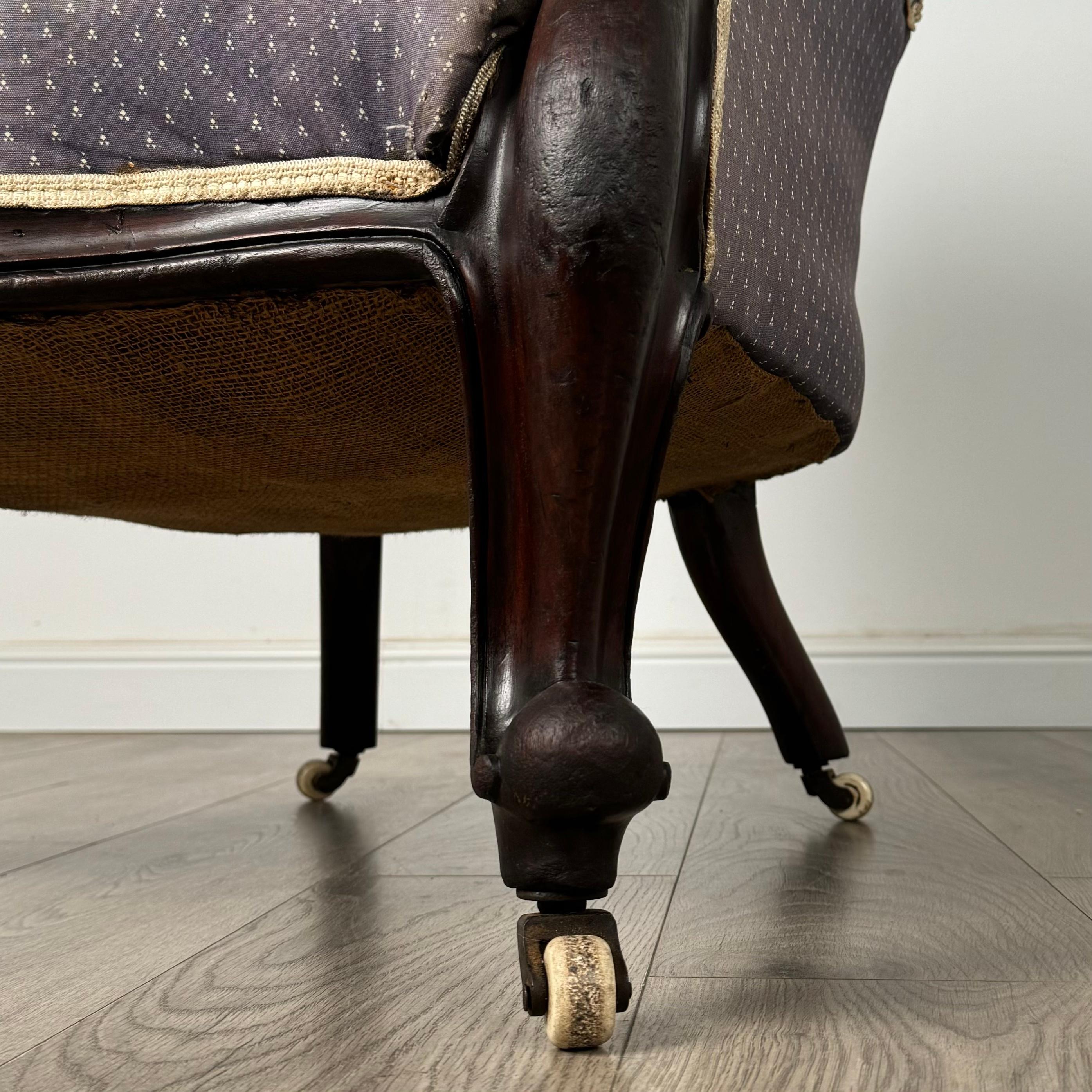Fauteuil ancien du 19ème siècle à dossier boutonné en acajou ( REF AF-3388 ) en vente 4