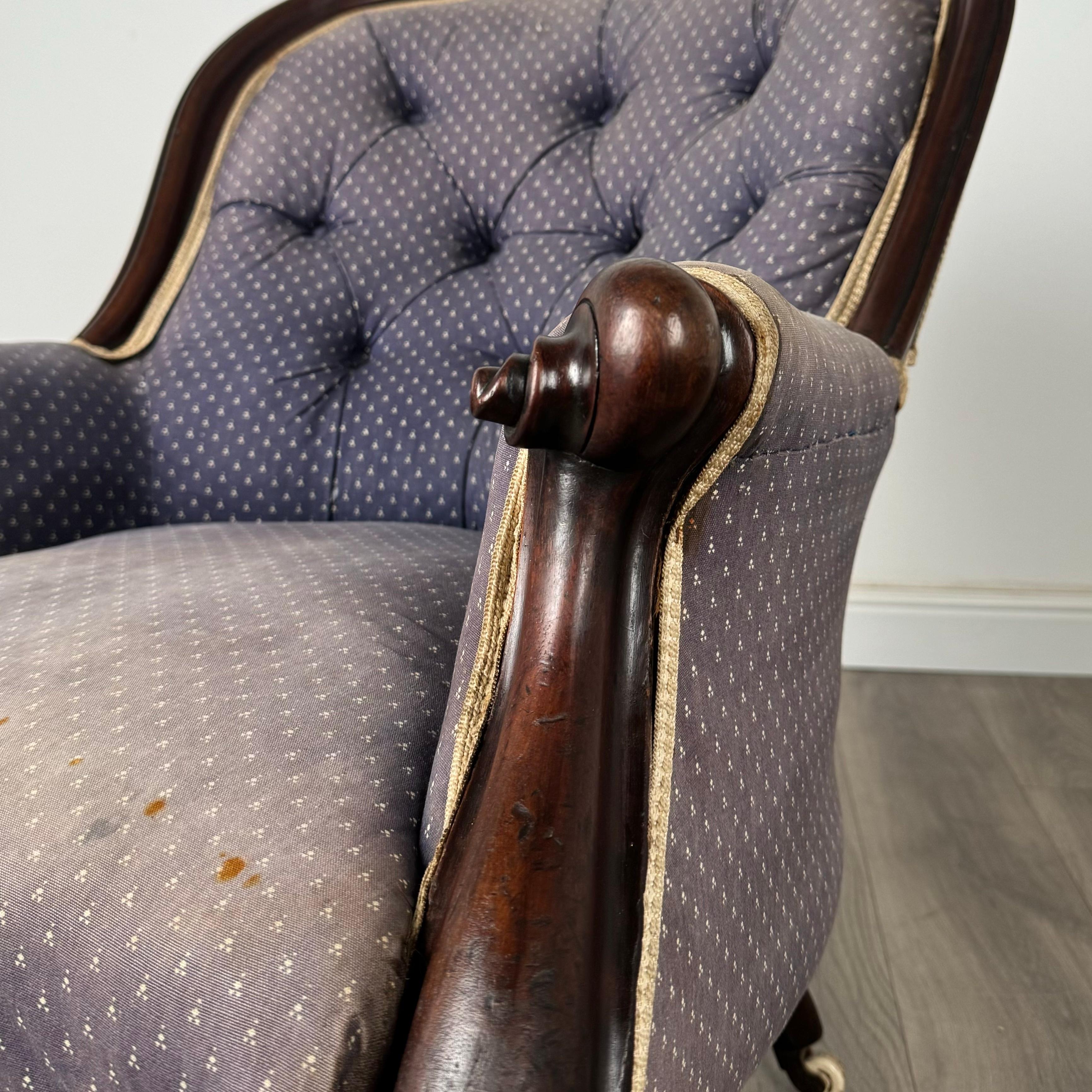 Fauteuil ancien du 19ème siècle à dossier boutonné en acajou ( REF AF-3388 ) en vente 5