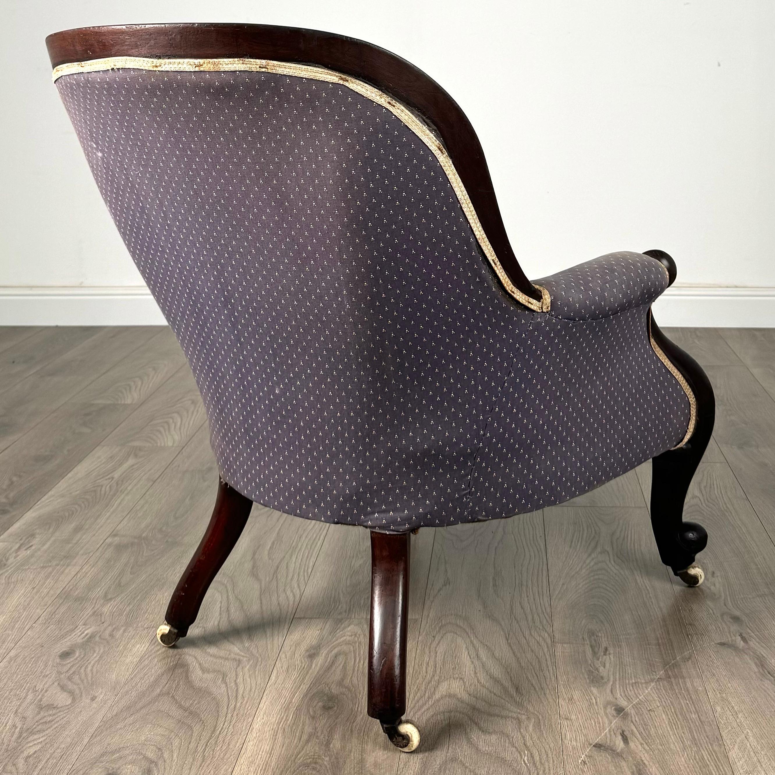 XIXe siècle Fauteuil ancien du 19ème siècle à dossier boutonné en acajou ( REF AF-3388 ) en vente