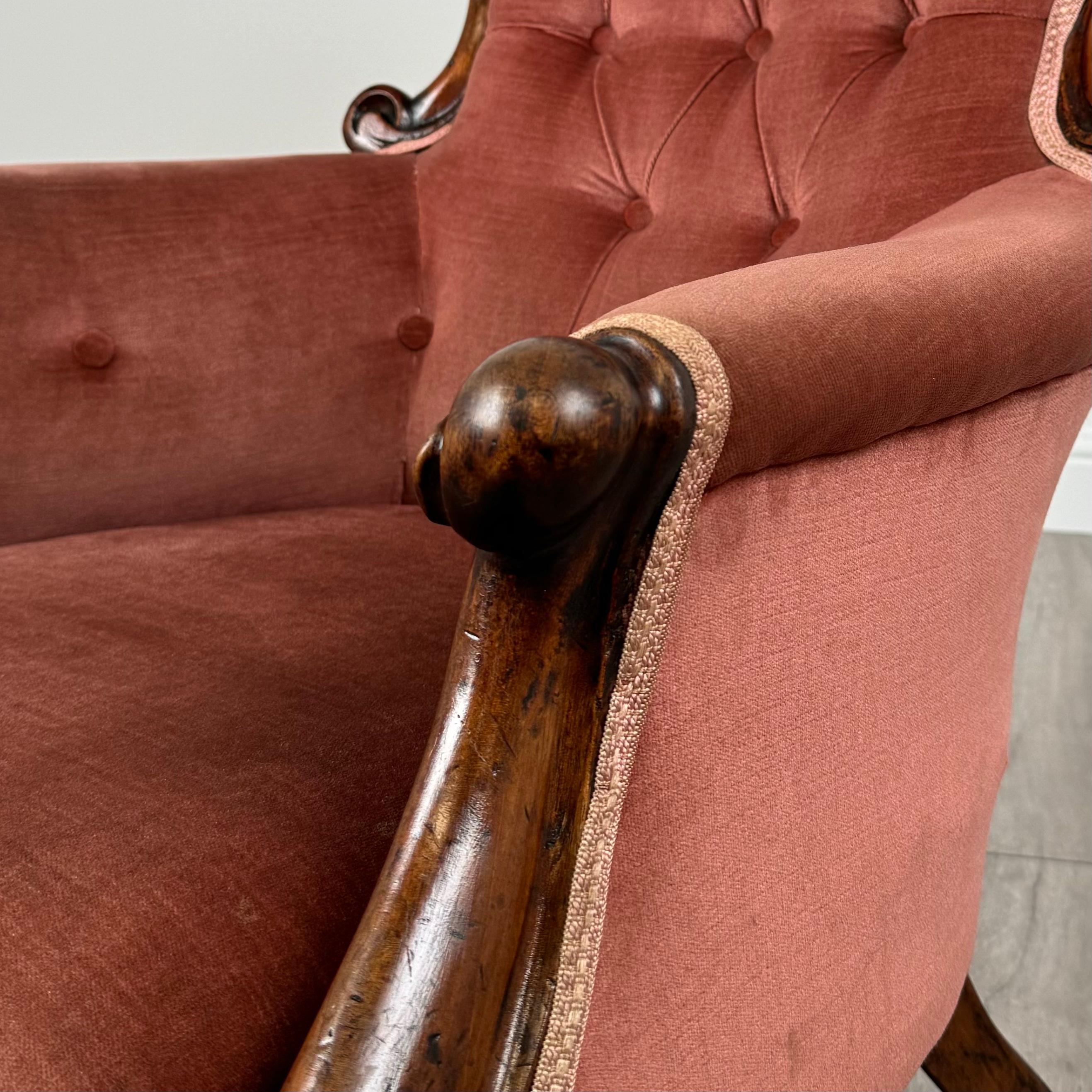 Sillón antiguo del siglo XIX con respaldo de botones de caoba ( REF AF-3548 ) en venta 4