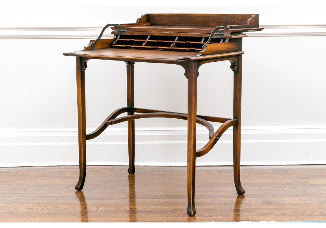 Stile Campaign Antico scrittoio metamorfico Campaigner del XIX secolo, ca. 1850-1875 in vendita