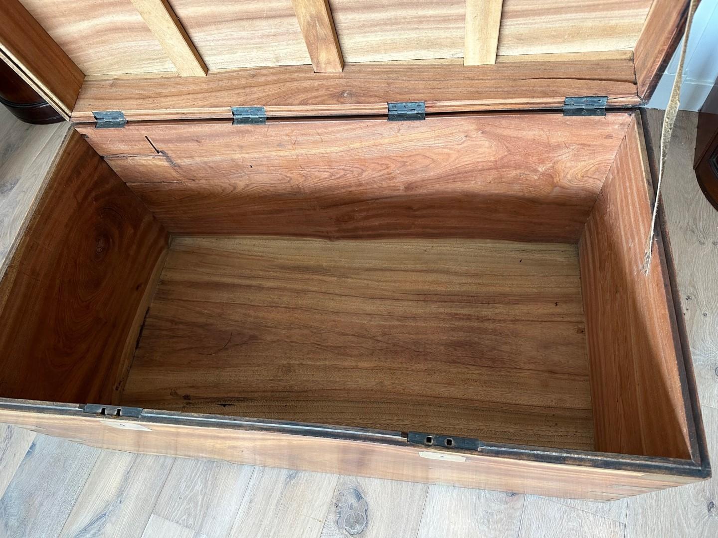 Antique 19th century camphor wooden transport box 5
