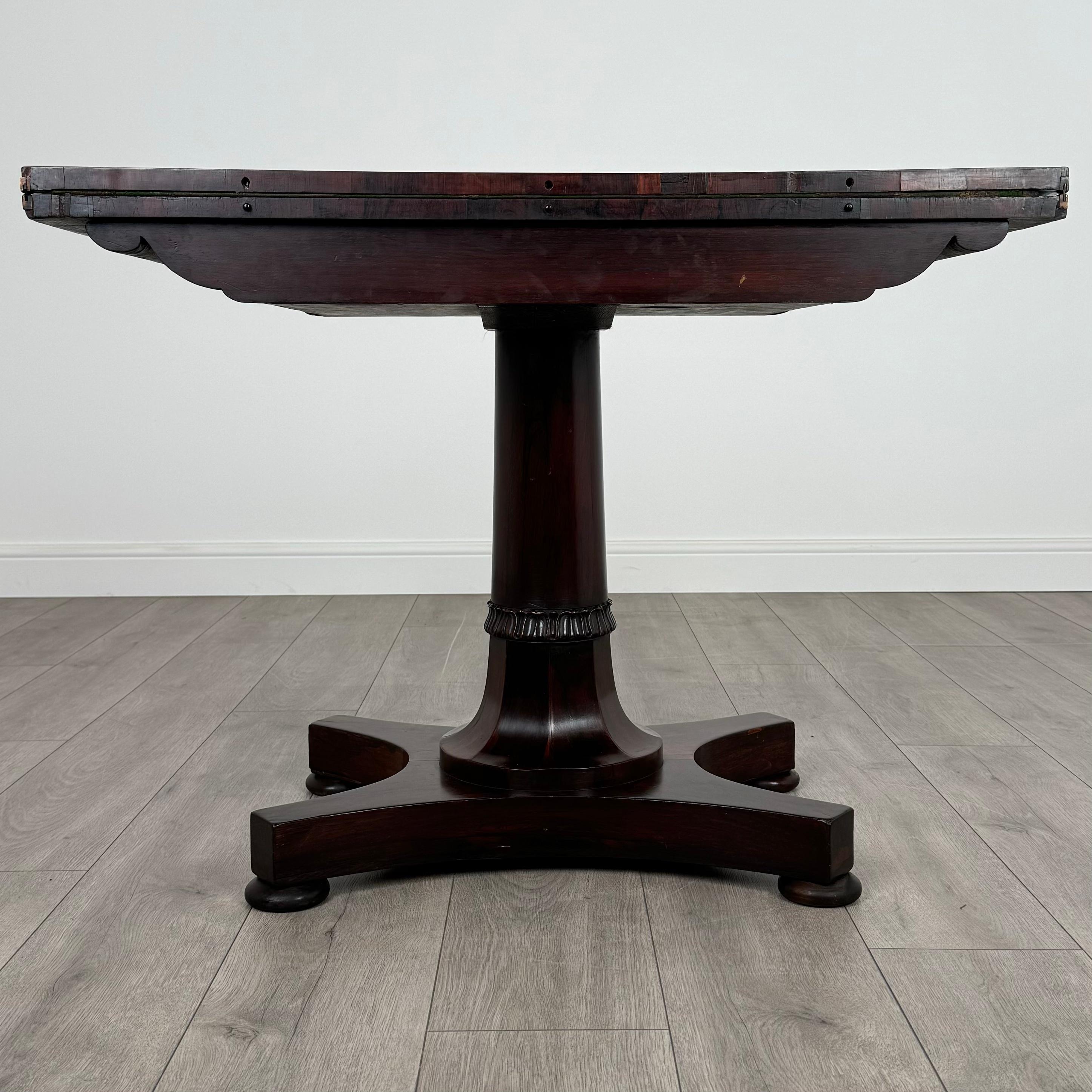 Bois de rose Table à cartes ancienne du 19ème siècle de bonne qualité en bois de rose ( REF AF-3677 ) en vente