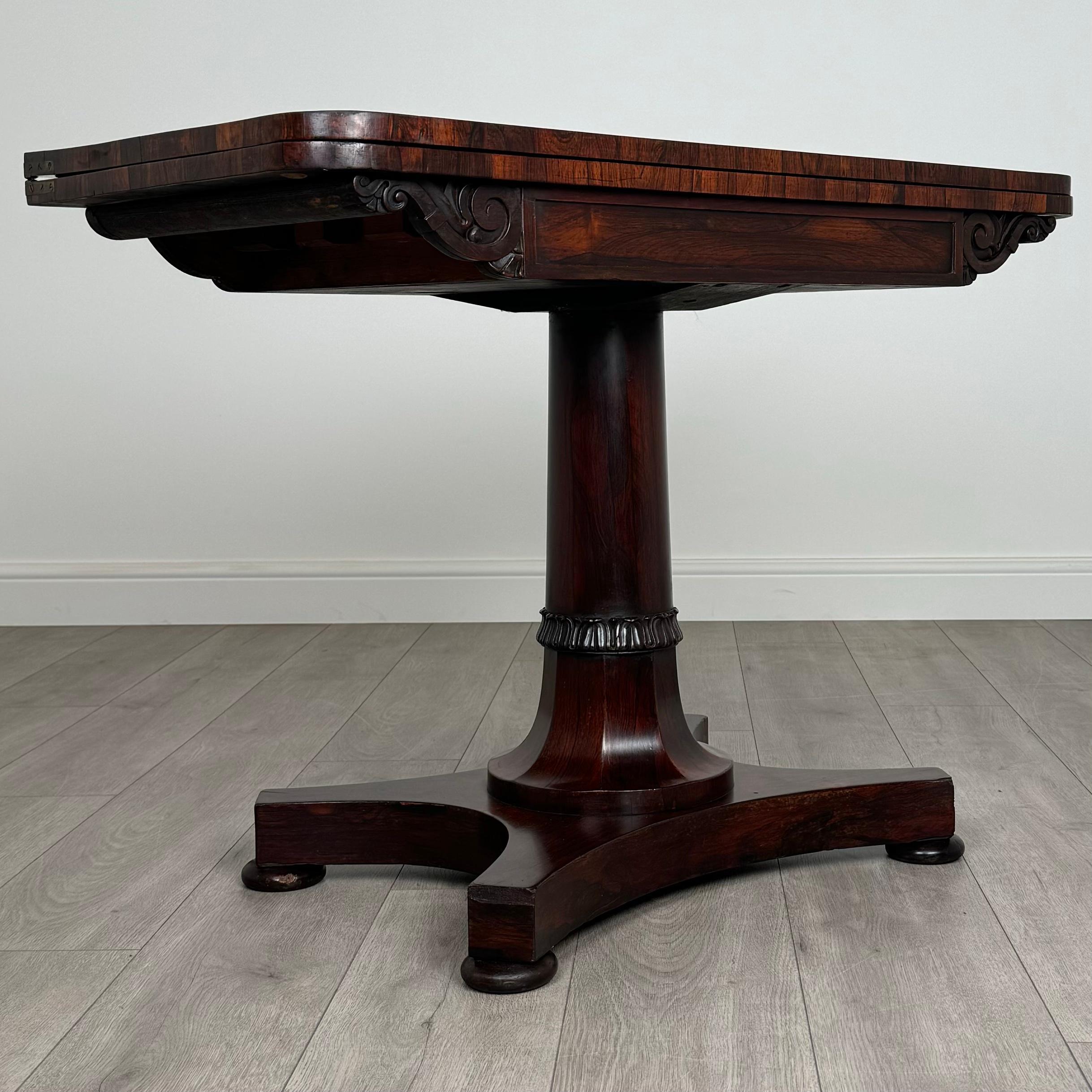 Table à cartes ancienne du 19ème siècle de bonne qualité en bois de rose ( REF AF-3677 ) en vente 3