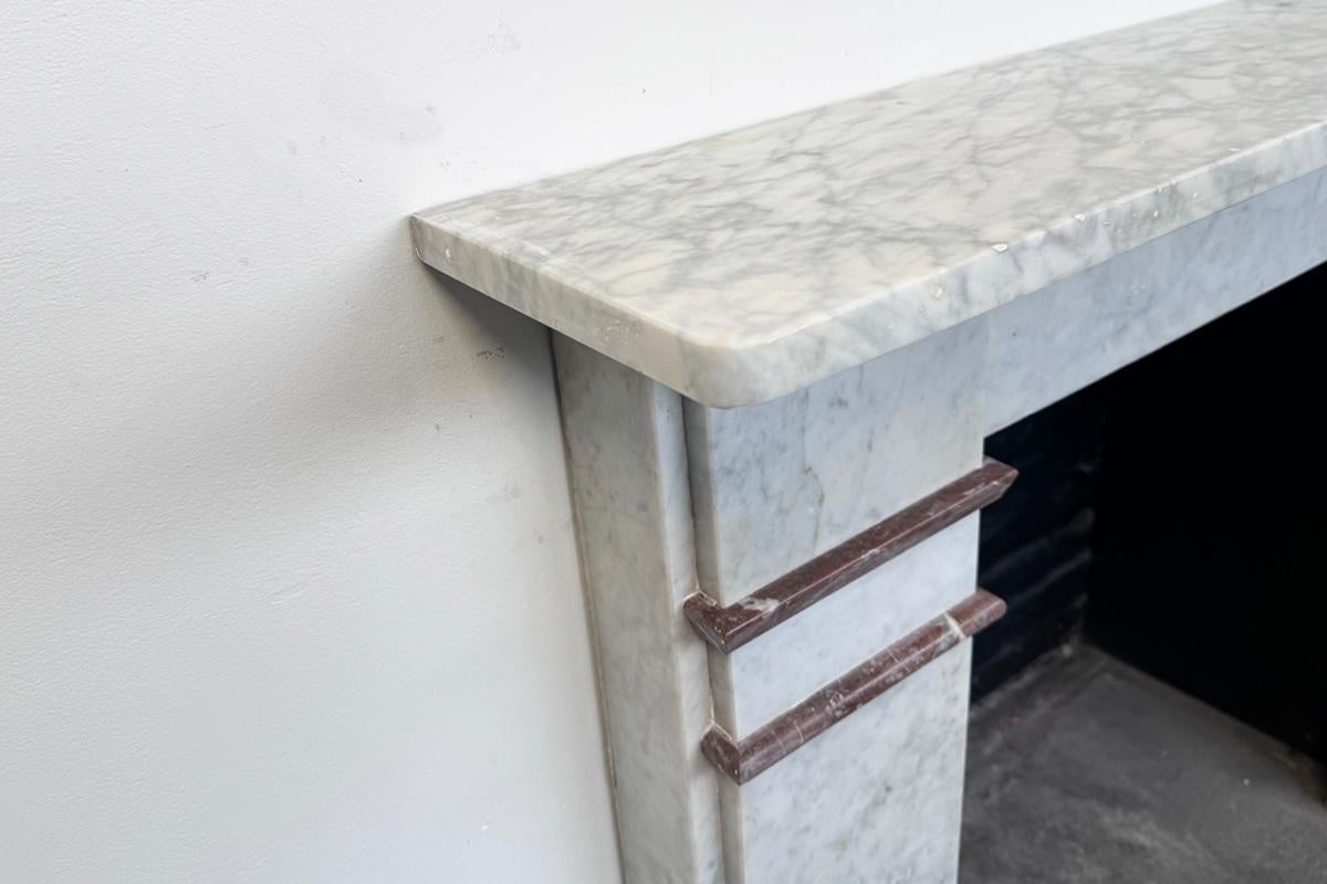 19th Century Antique 19th-century Carrara marble fireplace surround For Sale