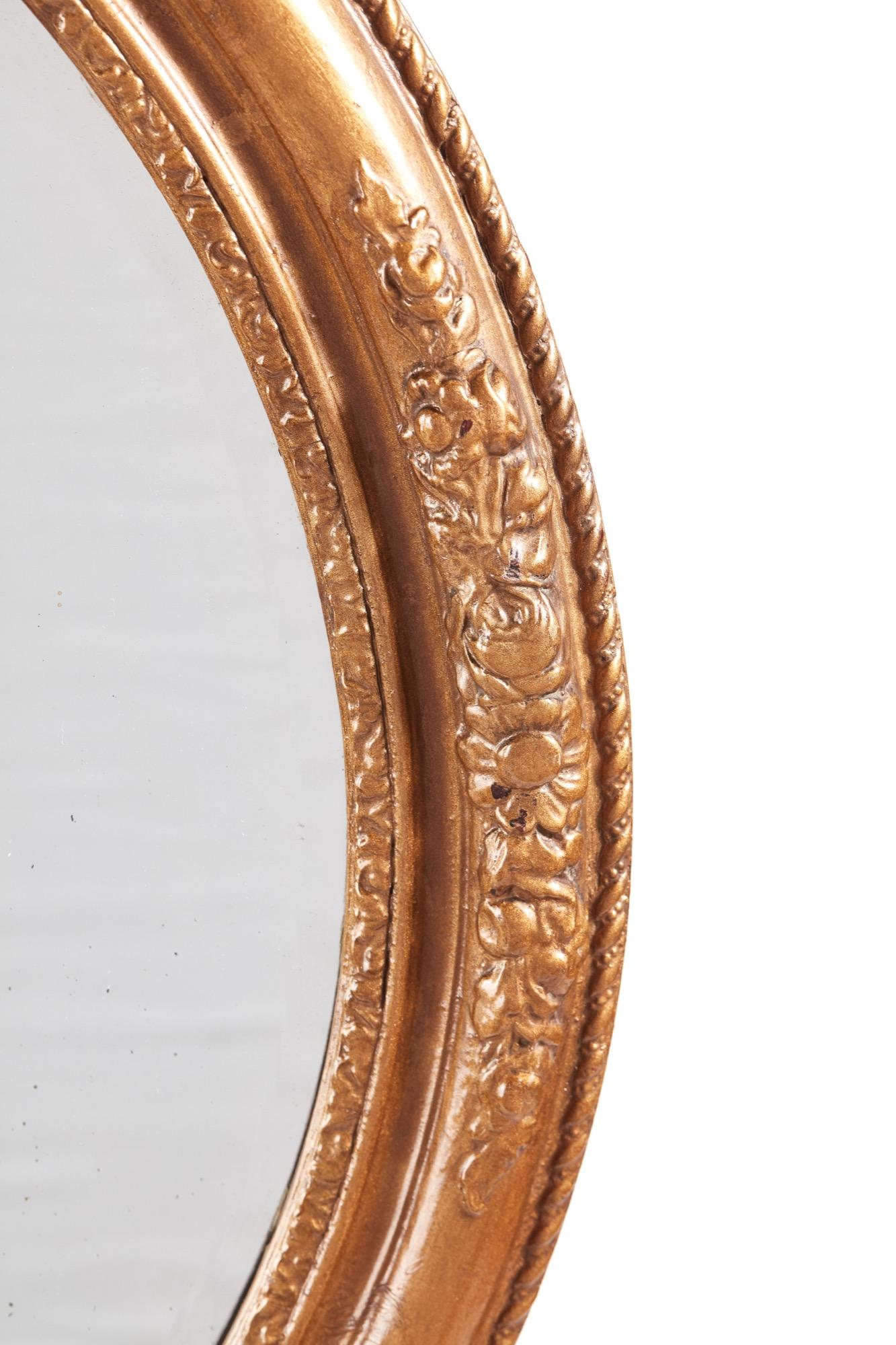 Antique 19th Century Carved Gilt Oval Wall Mirror In Good Condition In Suffolk, GB