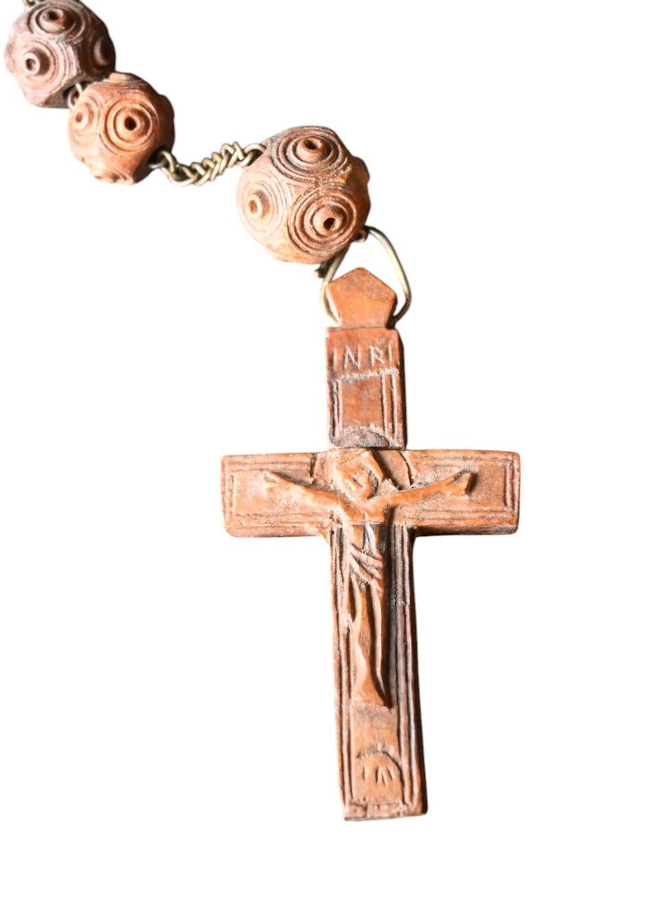 Antique 19th century carved hardwood rosary Arte popular en venta