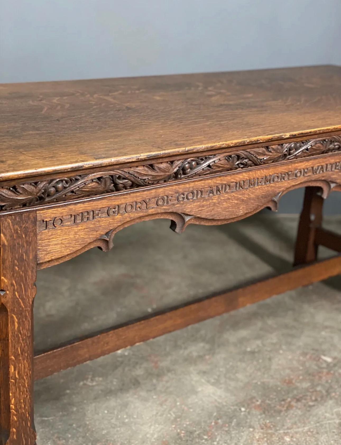 como se llama la mesa del altar