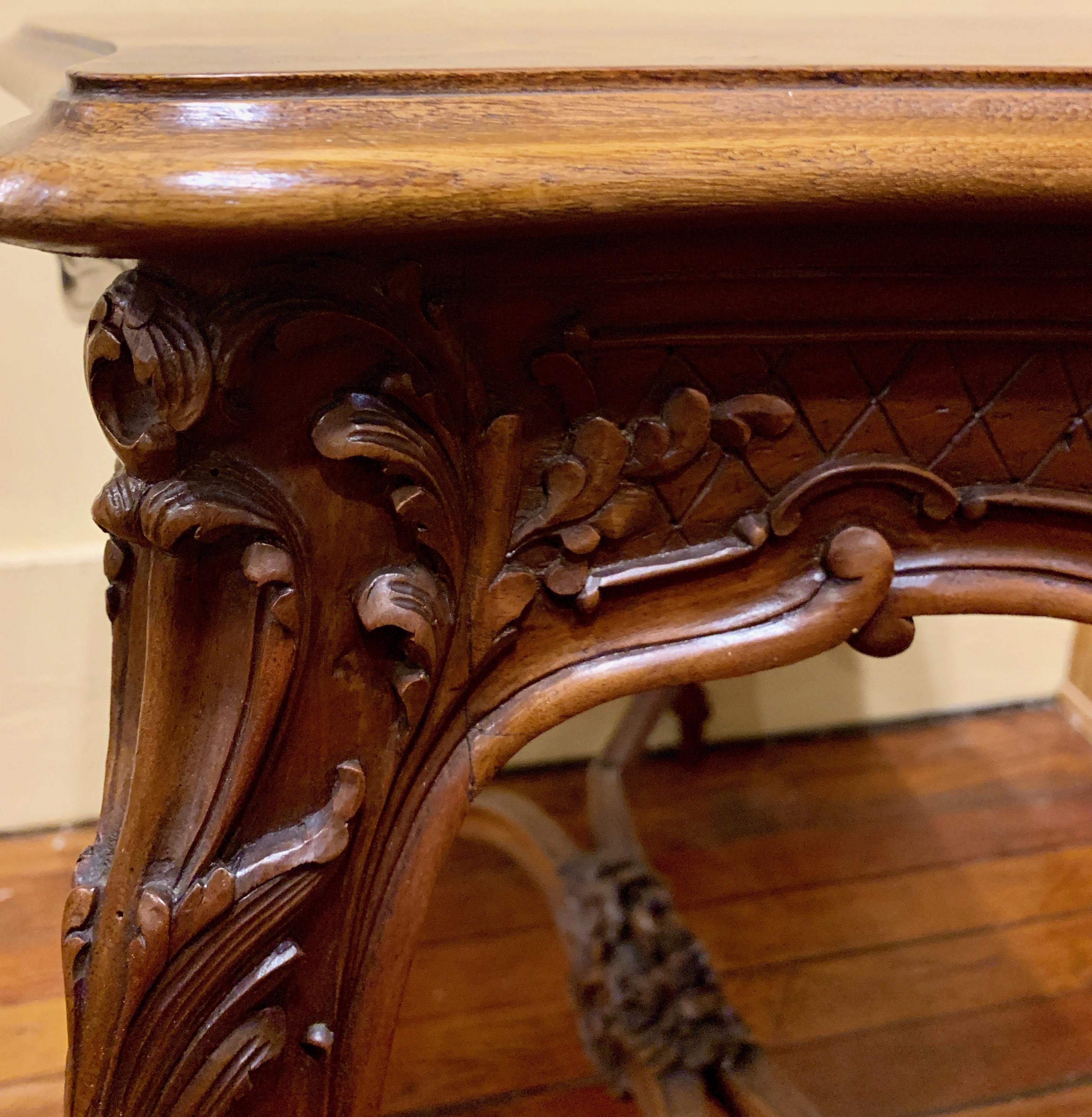 Antique 19th Century Carved Walnut Table In Good Condition For Sale In New Orleans, LA