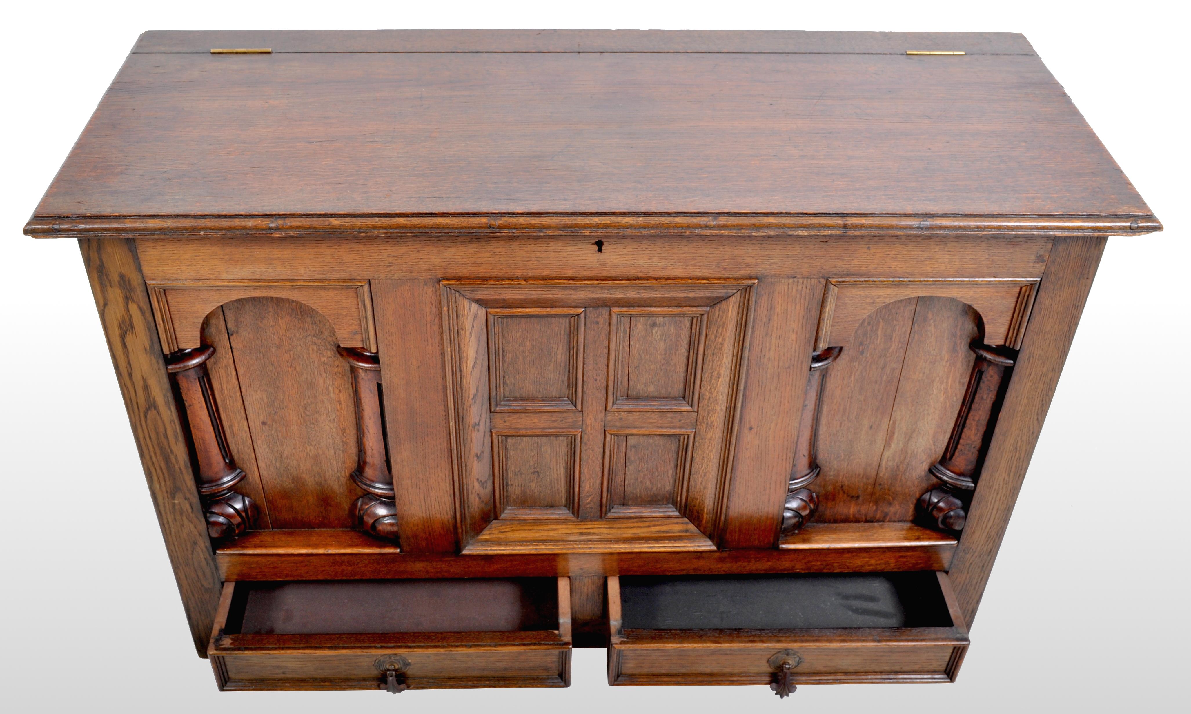 Antique 19th Century Carved William & Mary Oak Mule Blanket Chest Coffer, 1870 In Good Condition In Portland, OR