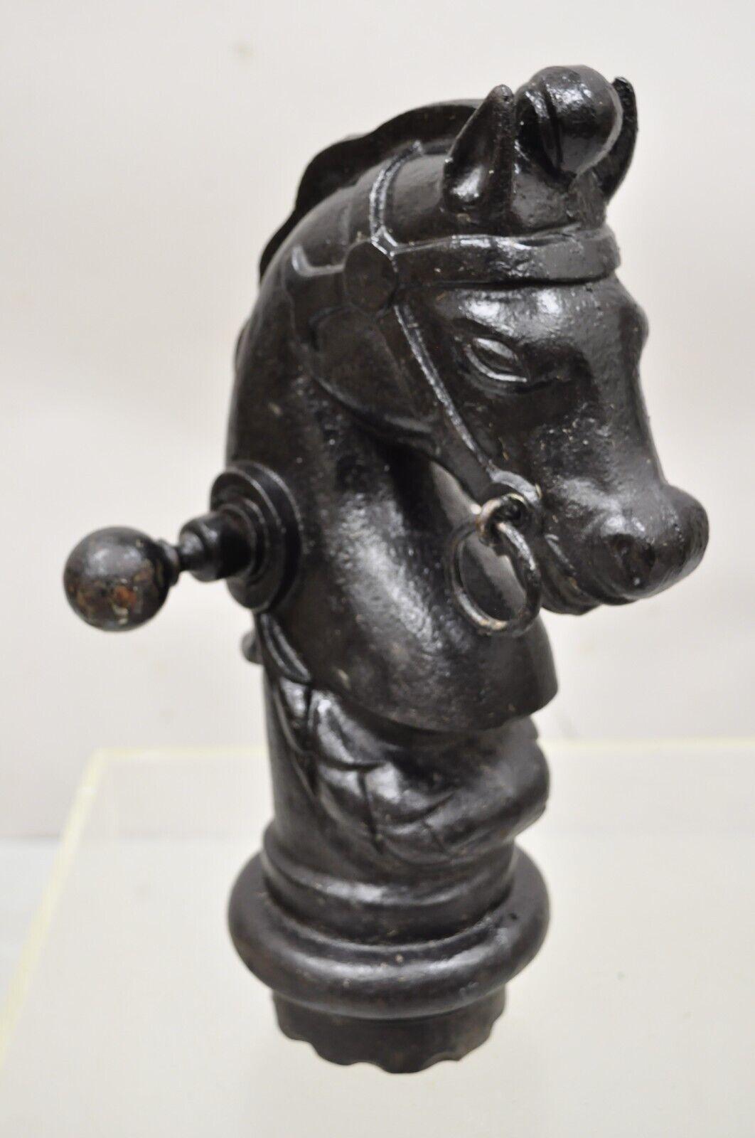 Antiker gusseiserner Pferdekopf- Hitching-Post aus dem frühen amerikanischen „B“ aus dem 19. Jahrhundert im Angebot 5
