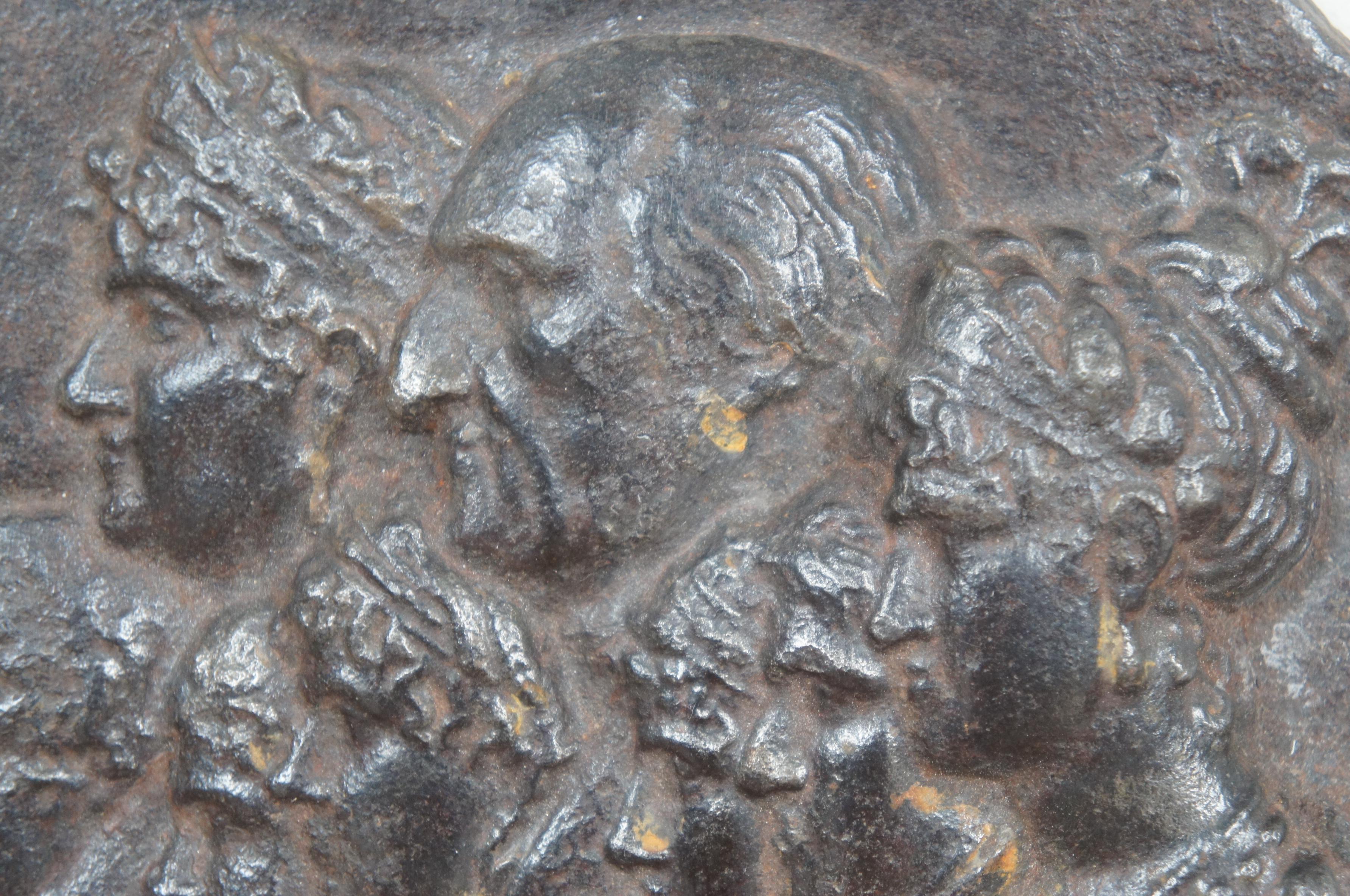 XIXe siècle Plaque en fonte du 19ème siècle avec portrait de la famille royale d'Espagne 7