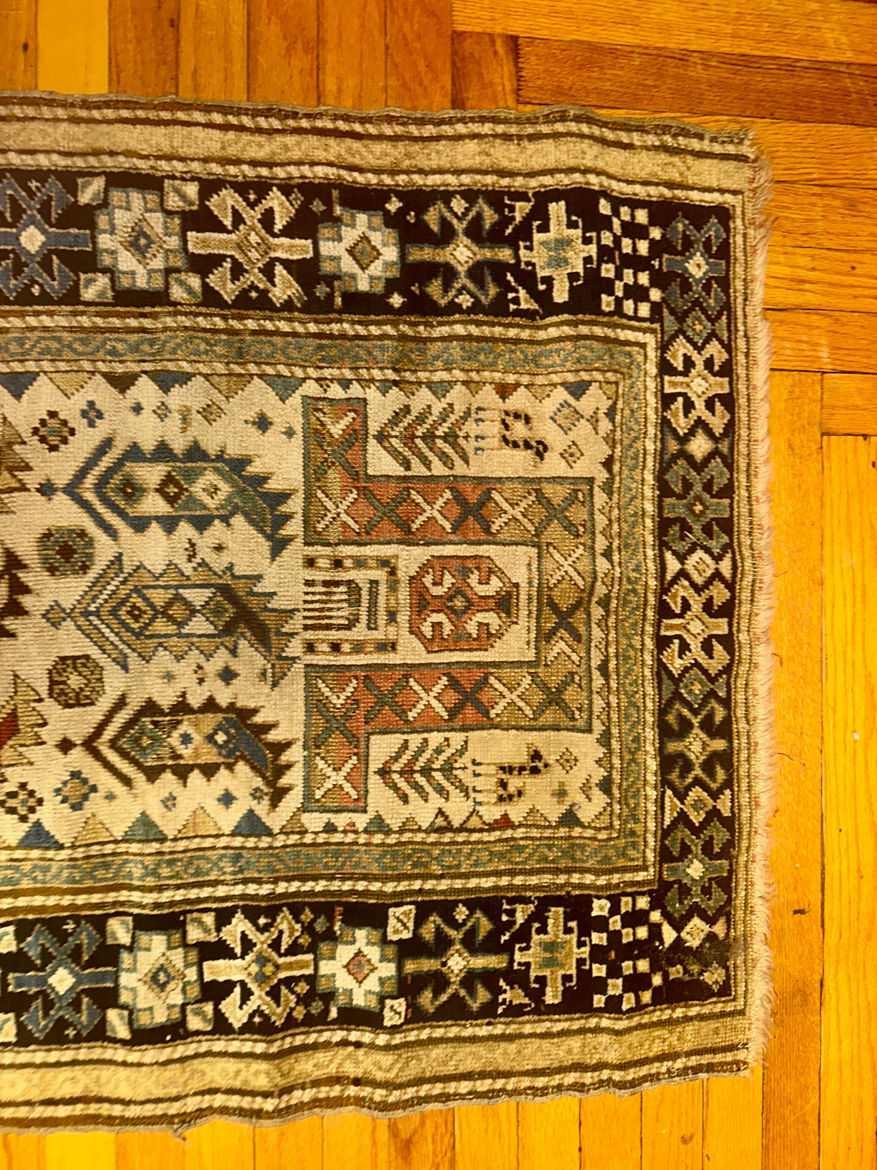 Antiker kaukasischer orientalischer Gebetsteppich aus dem 19. Jahrhundert - RR5258 im Angebot 4