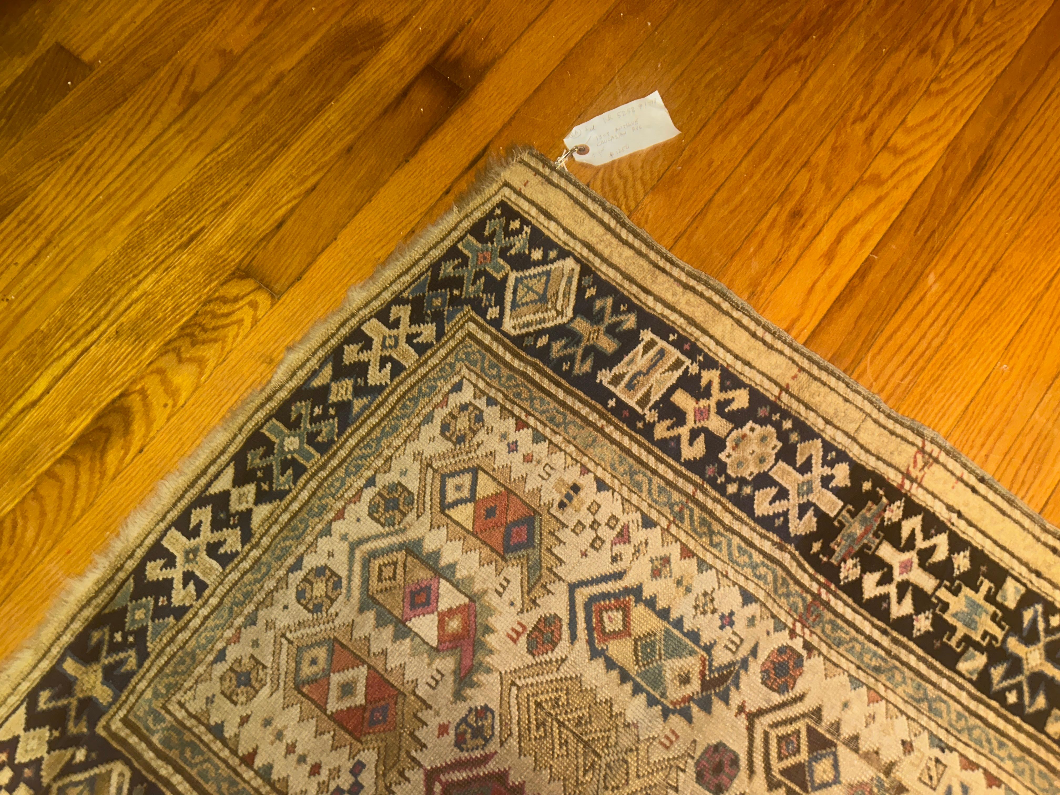 Antiker kaukasischer orientalischer Gebetsteppich aus dem 19. Jahrhundert - RR5258 im Angebot 7