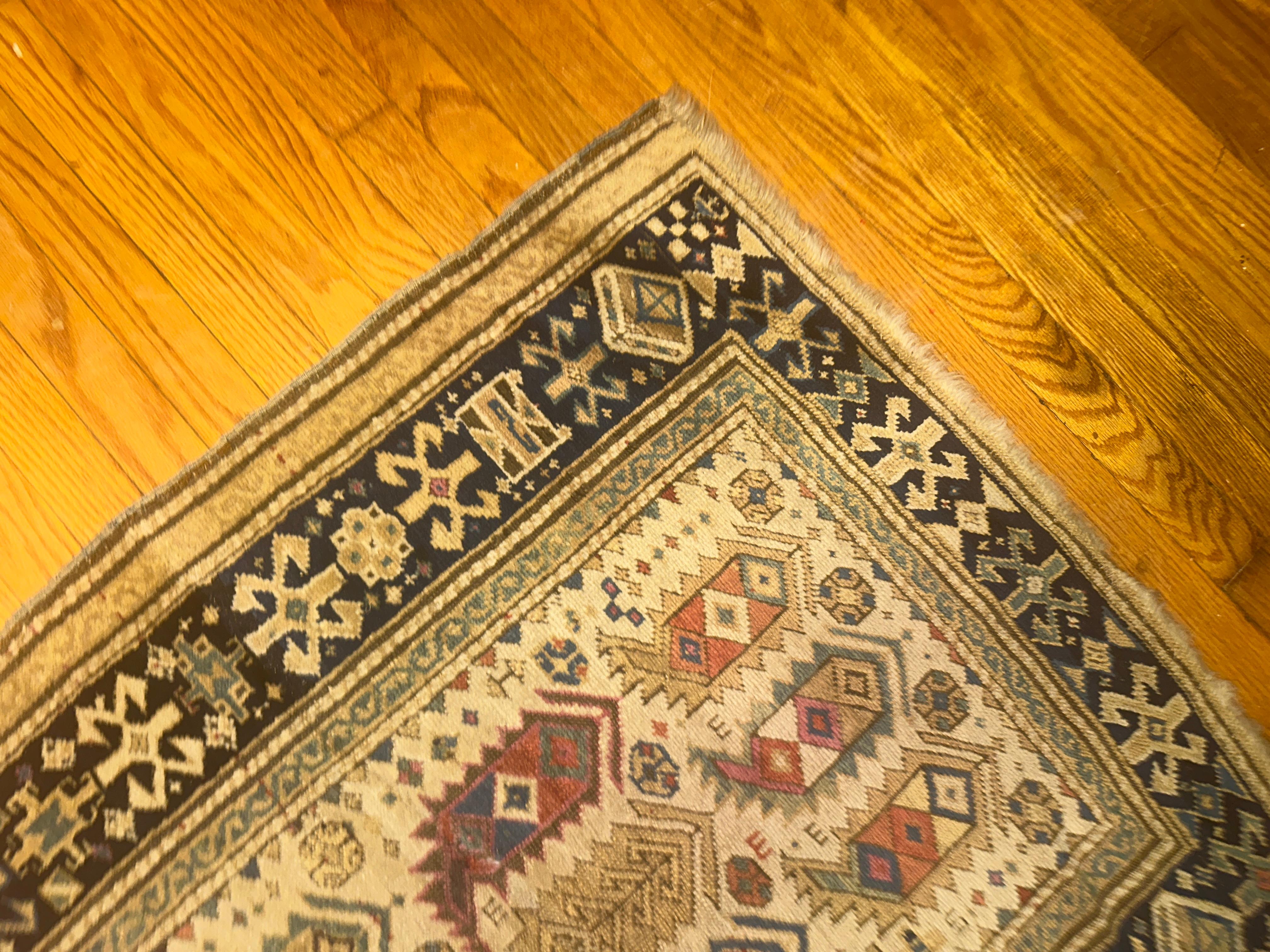 Antiker kaukasischer orientalischer Gebetsteppich aus dem 19. Jahrhundert - RR5258 im Angebot 8