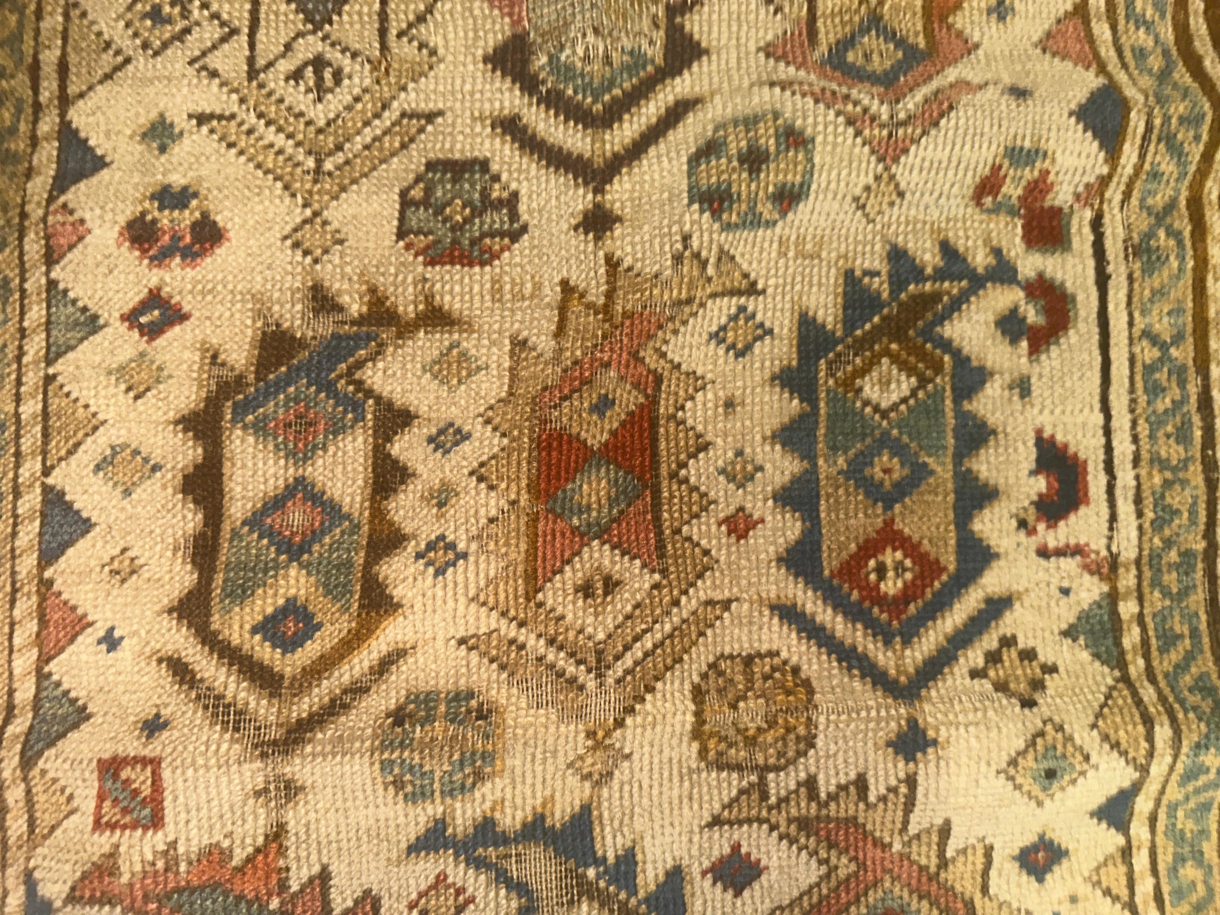 Antiker kaukasischer orientalischer Gebetsteppich aus dem 19. Jahrhundert - RR5258 im Angebot 10