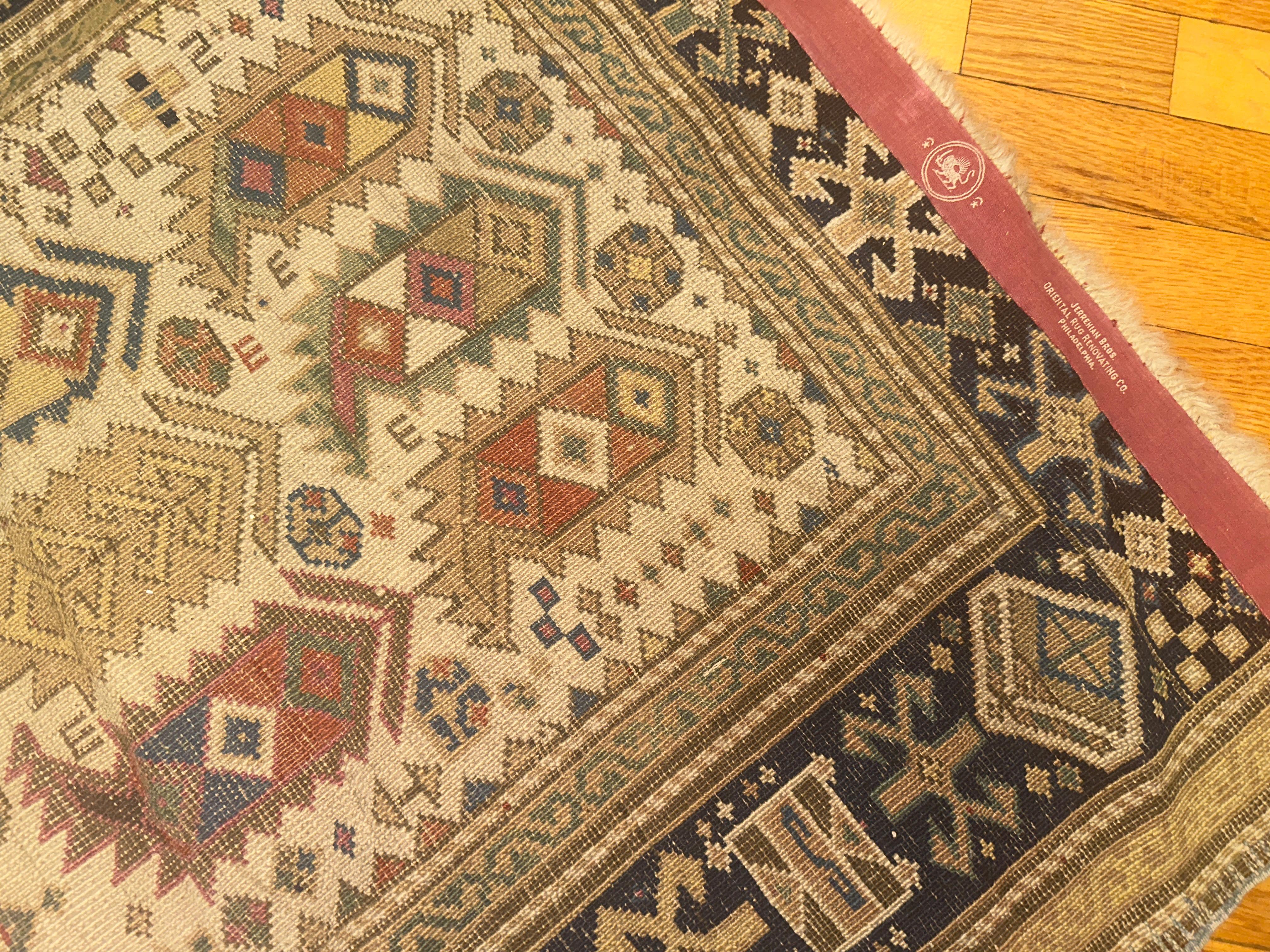 Antiker kaukasischer orientalischer Gebetsteppich aus dem 19. Jahrhundert - RR5258 (Arts and Crafts) im Angebot