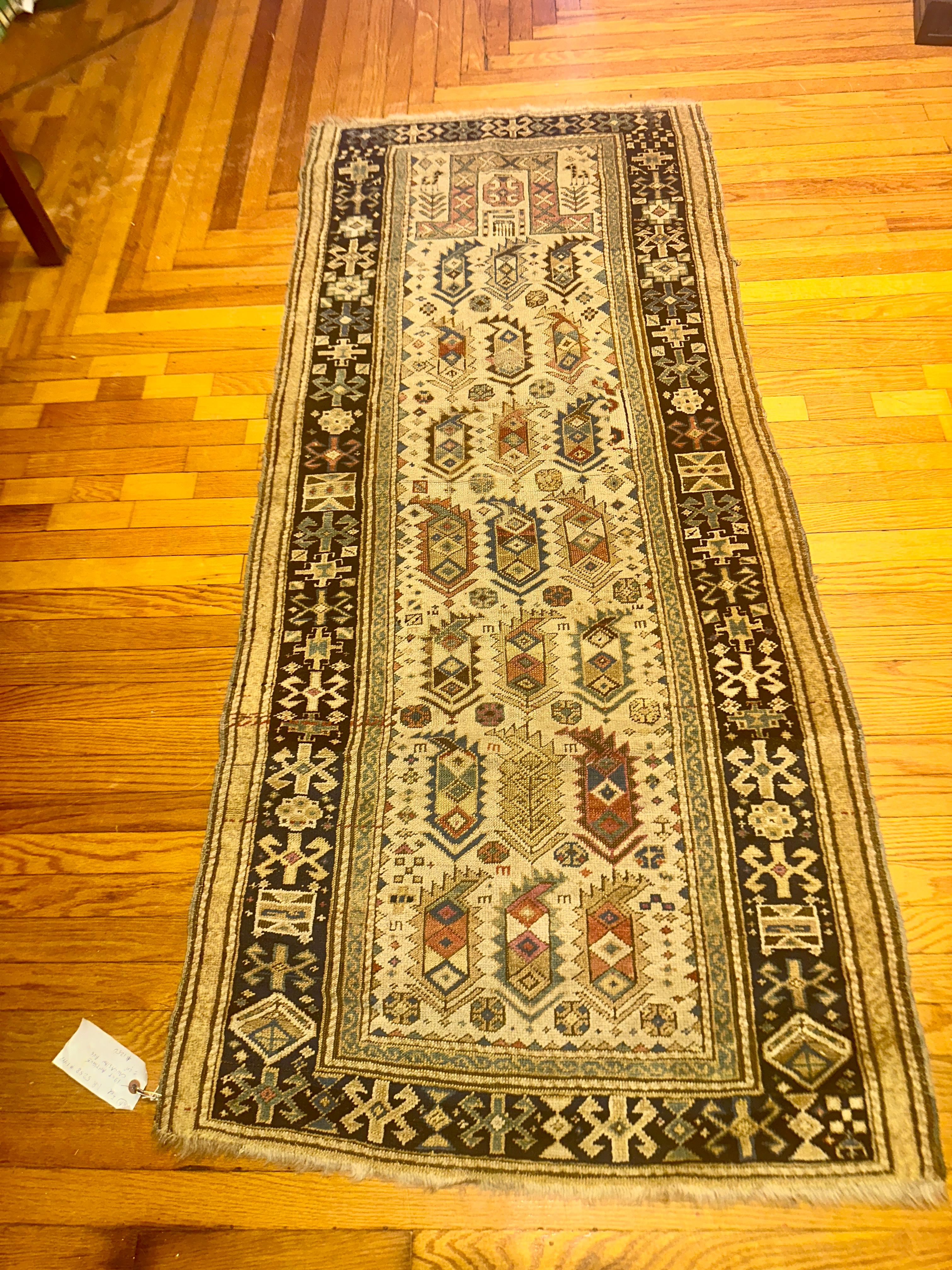 Antiker kaukasischer orientalischer Gebetsteppich aus dem 19. Jahrhundert - RR5258 im Zustand „Gut“ im Angebot in Shamokin Dam, PA