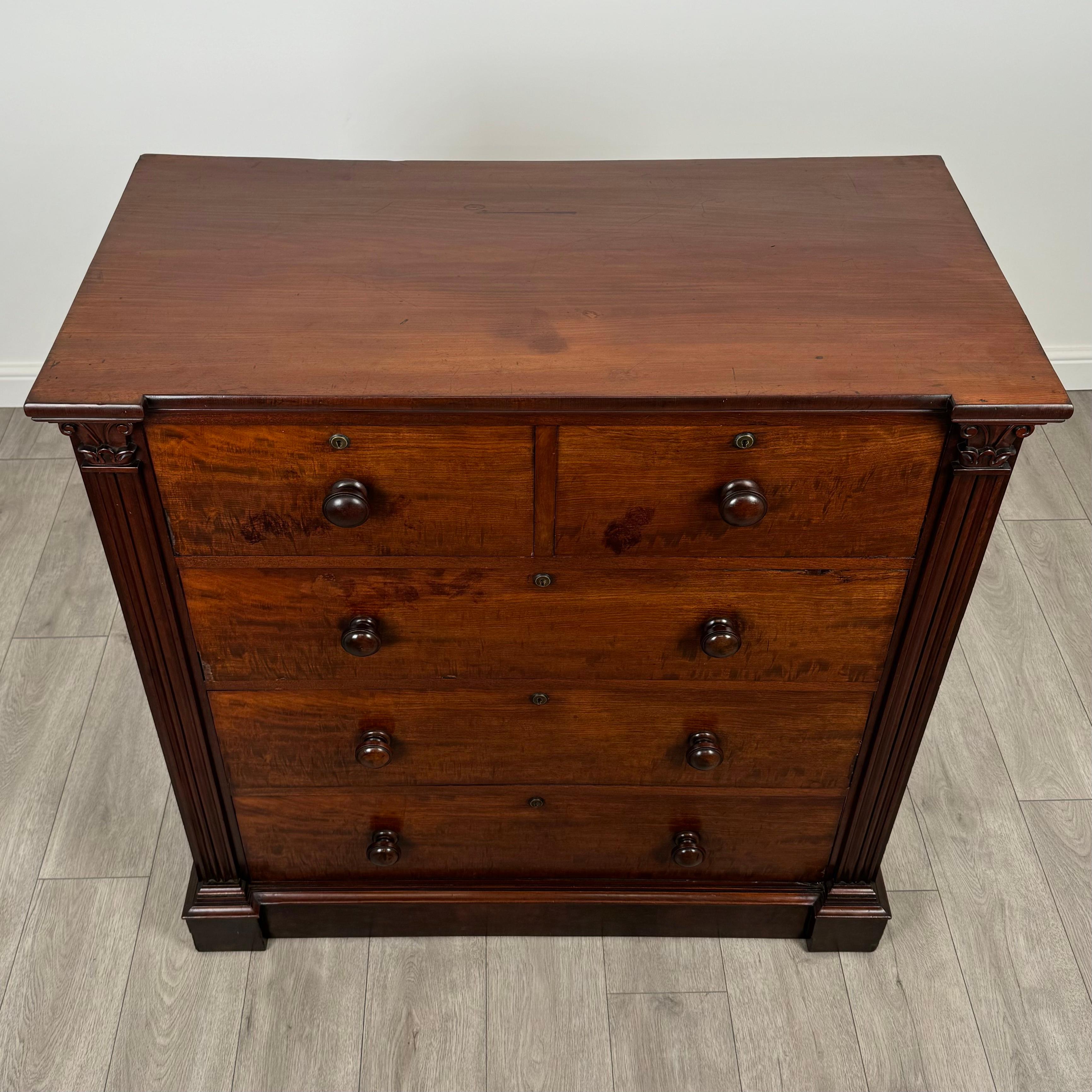 Ancienne commode du 19ème siècle en acajou (REF AF-3673) en vente 5