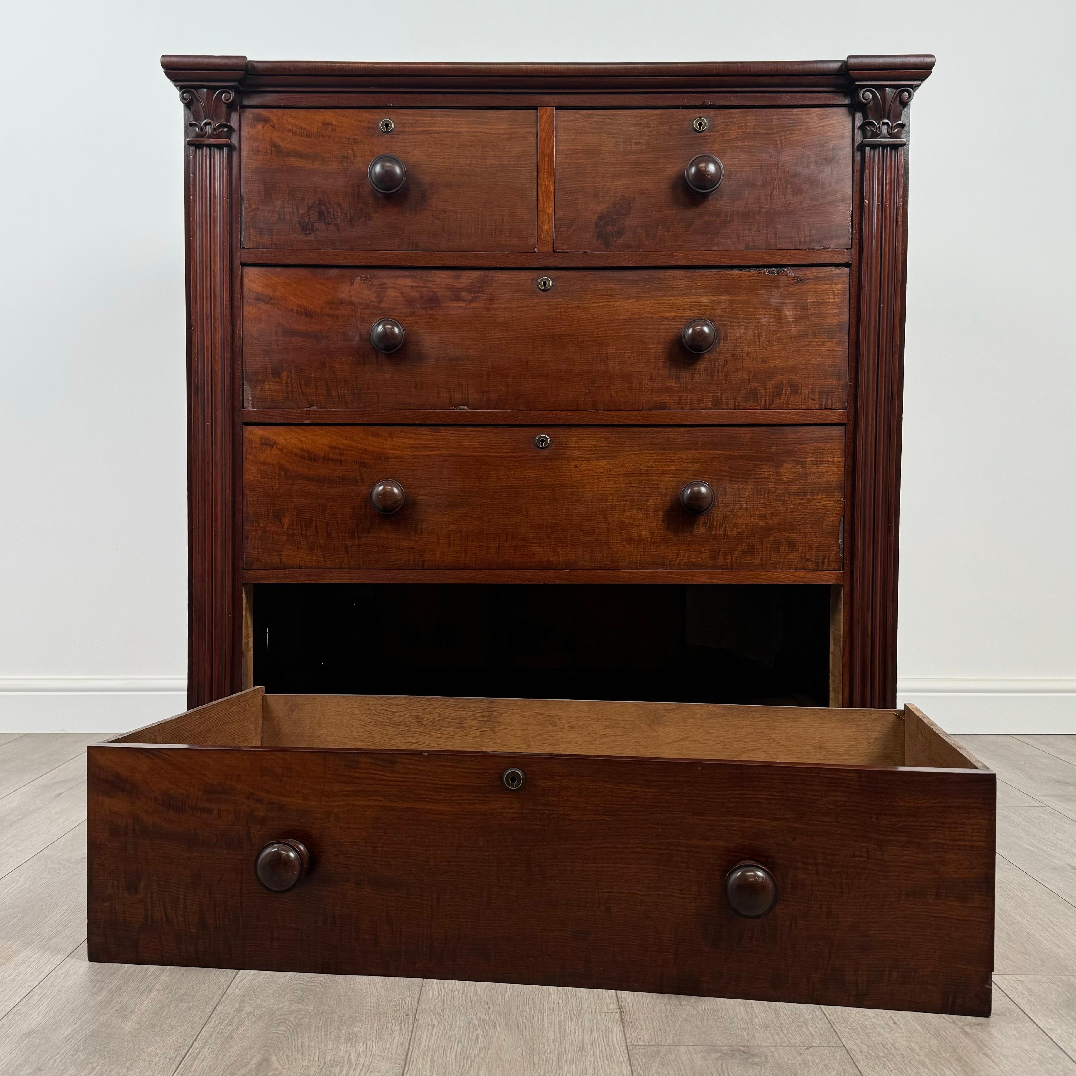 Ancienne commode du 19ème siècle en acajou (REF AF-3673) en vente 6