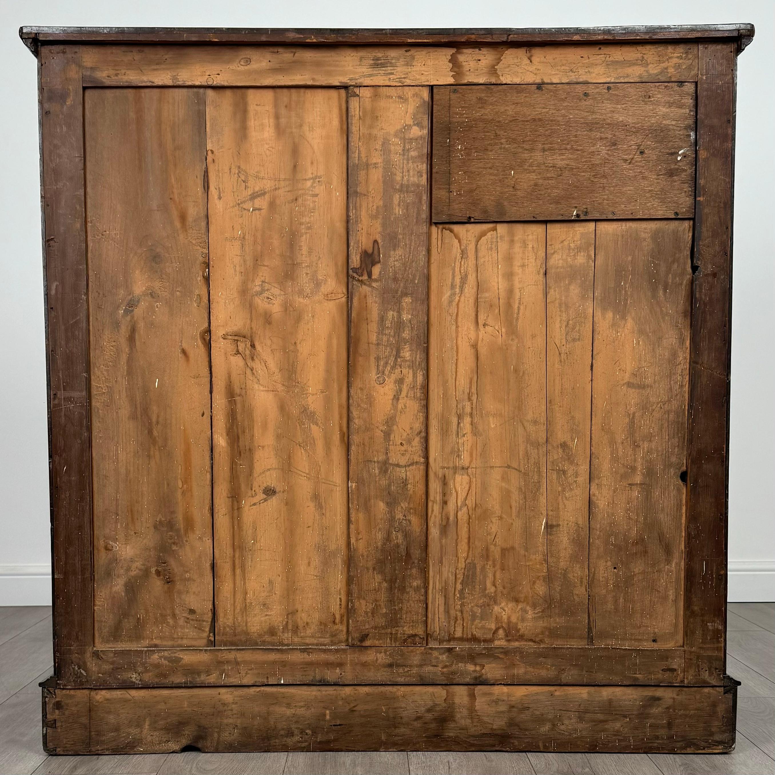 Ancienne commode du 19ème siècle en acajou (REF AF-3673) en vente 1