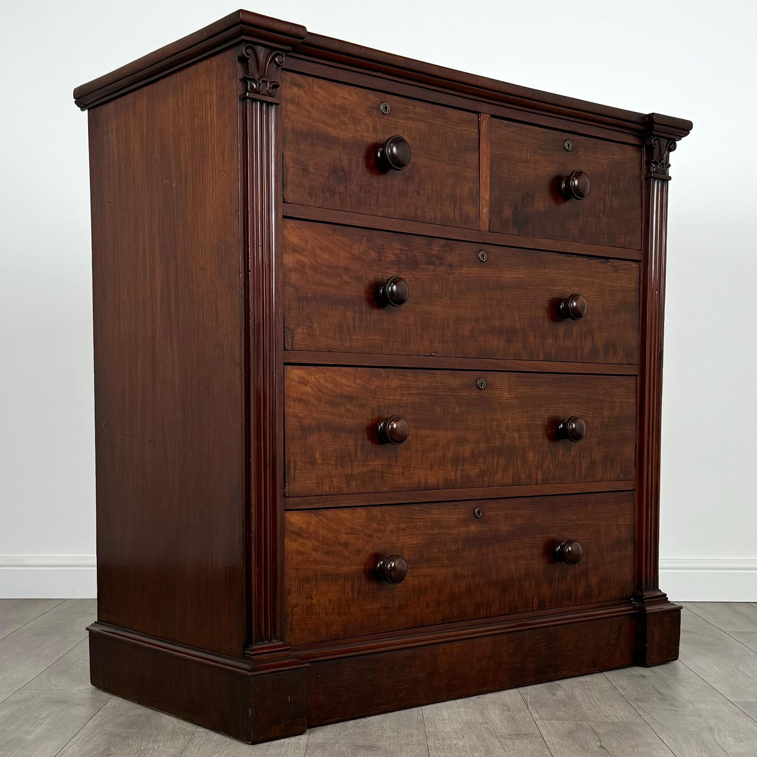 Ancienne commode du 19ème siècle en acajou (REF AF-3673) en vente 4