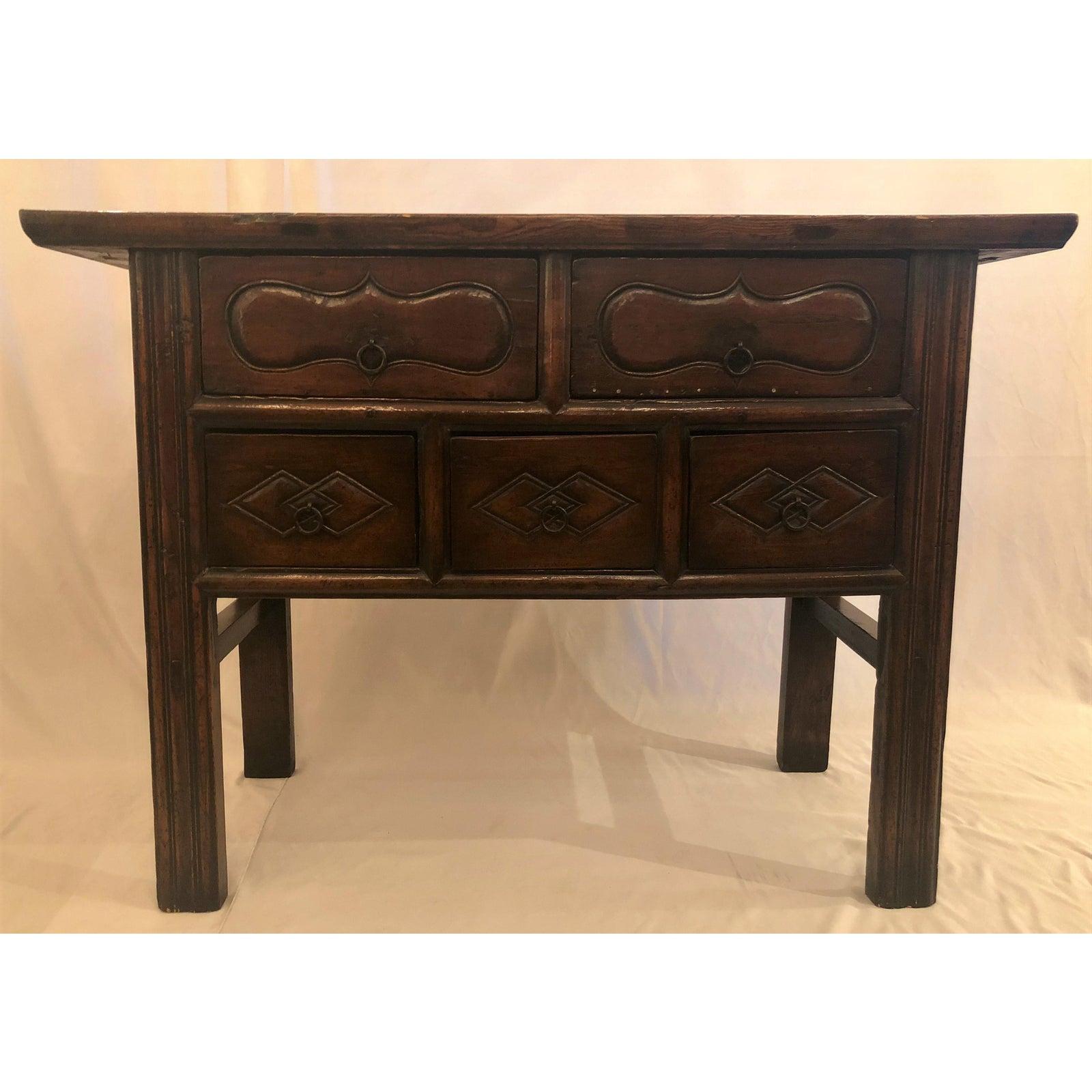 Antique 19th century Chinese altar table.
AOT001.