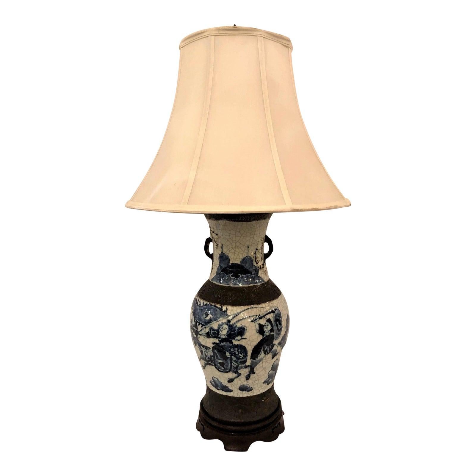 Lampe chinoise ancienne du 19ème siècle en porcelaine bleue et blanche Bon état - En vente à New Orleans, LA