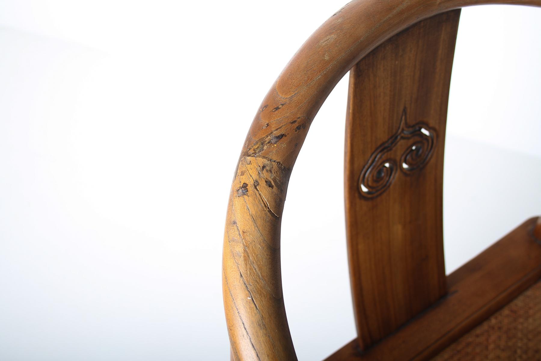 Antique 19th Century Chinese Elm Quanyi Horseshoe Back Armchair 2