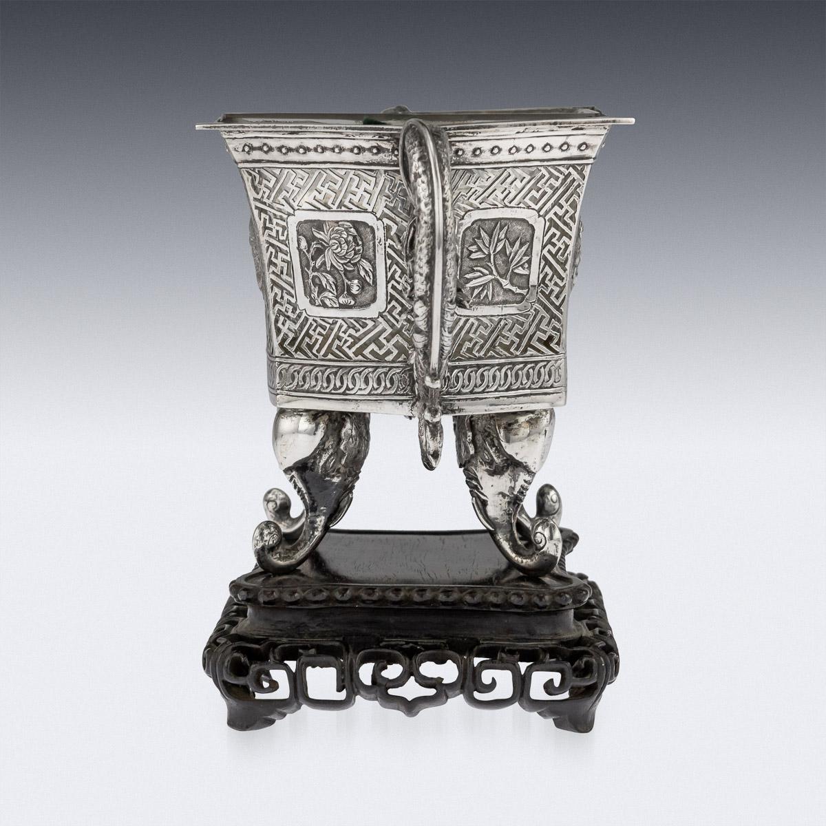 Antique 19th Century Chinese Export Silver Jardinière on Stand, circa 1890 In Good Condition In Royal Tunbridge Wells, Kent