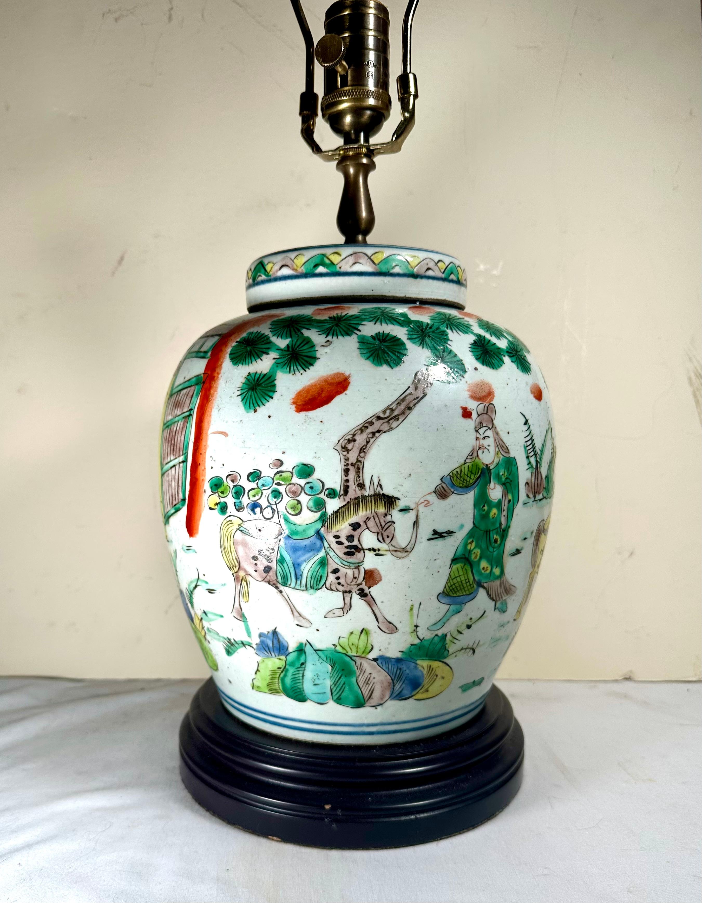 Antigua jarra china de jengibre Famille Verte del siglo XIX convertida en lámpara de mesa Cerámico en venta
