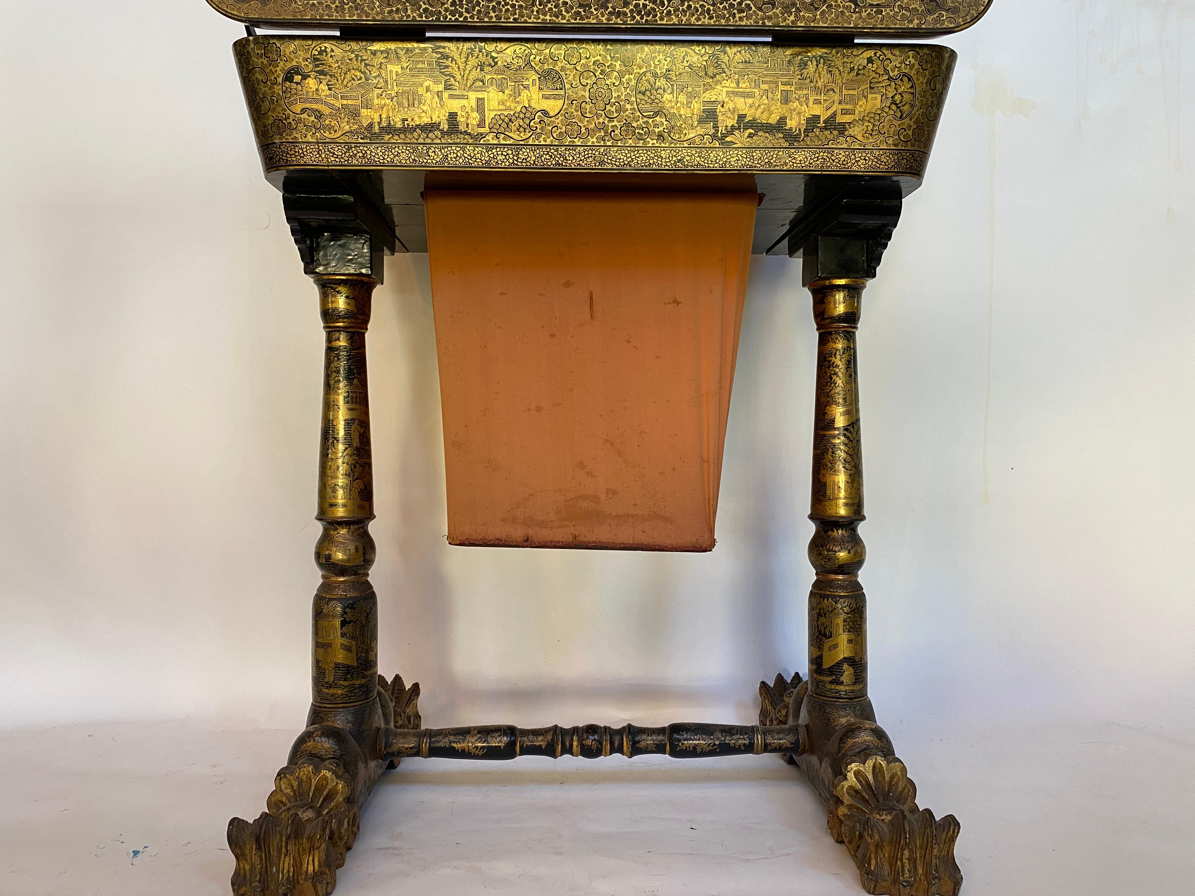 Ancienne table à couture chinoise du 19ème siècle en laque dorée en vente 3