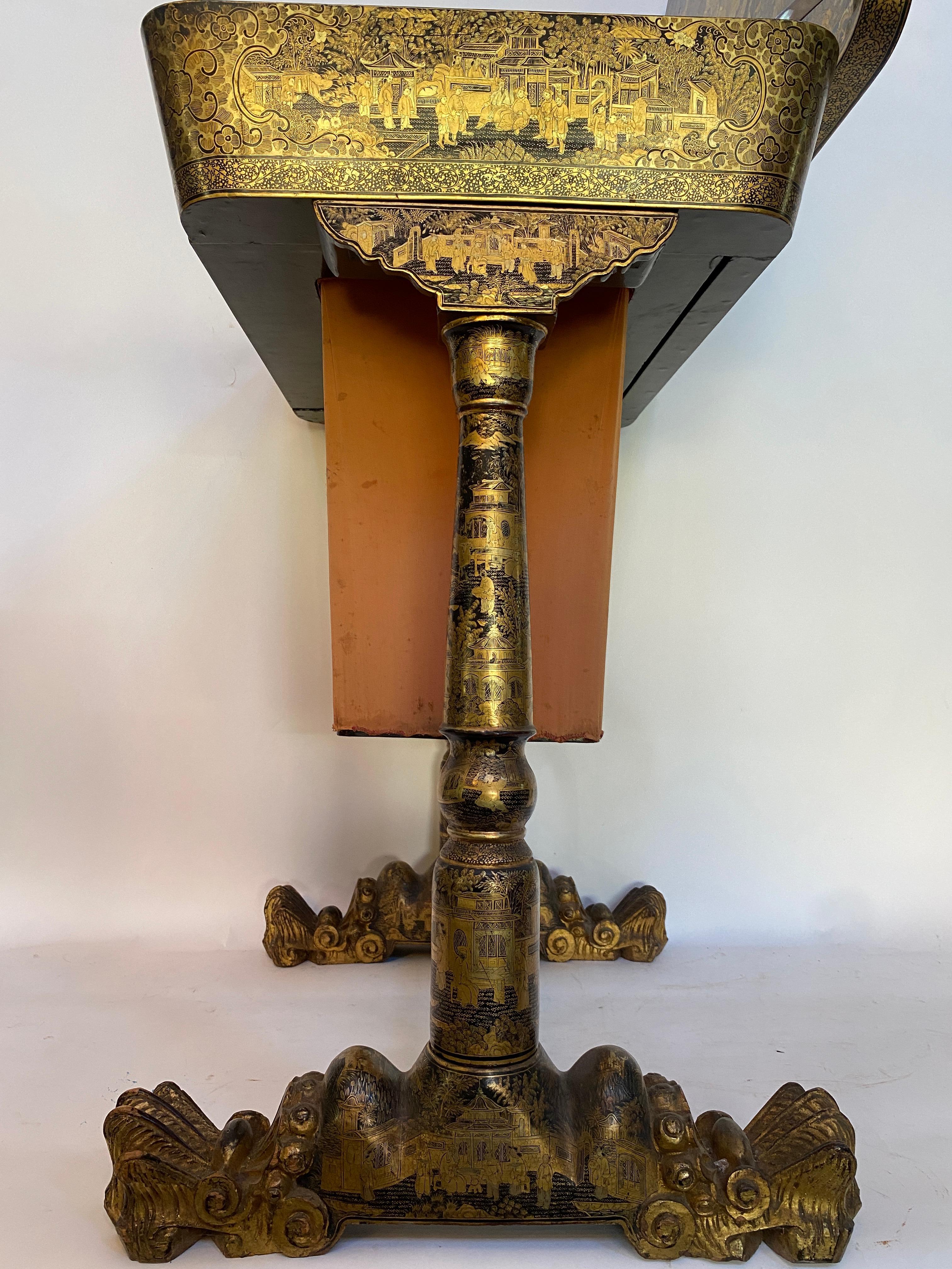 Ancienne table à couture chinoise du 19ème siècle en laque dorée en vente 8