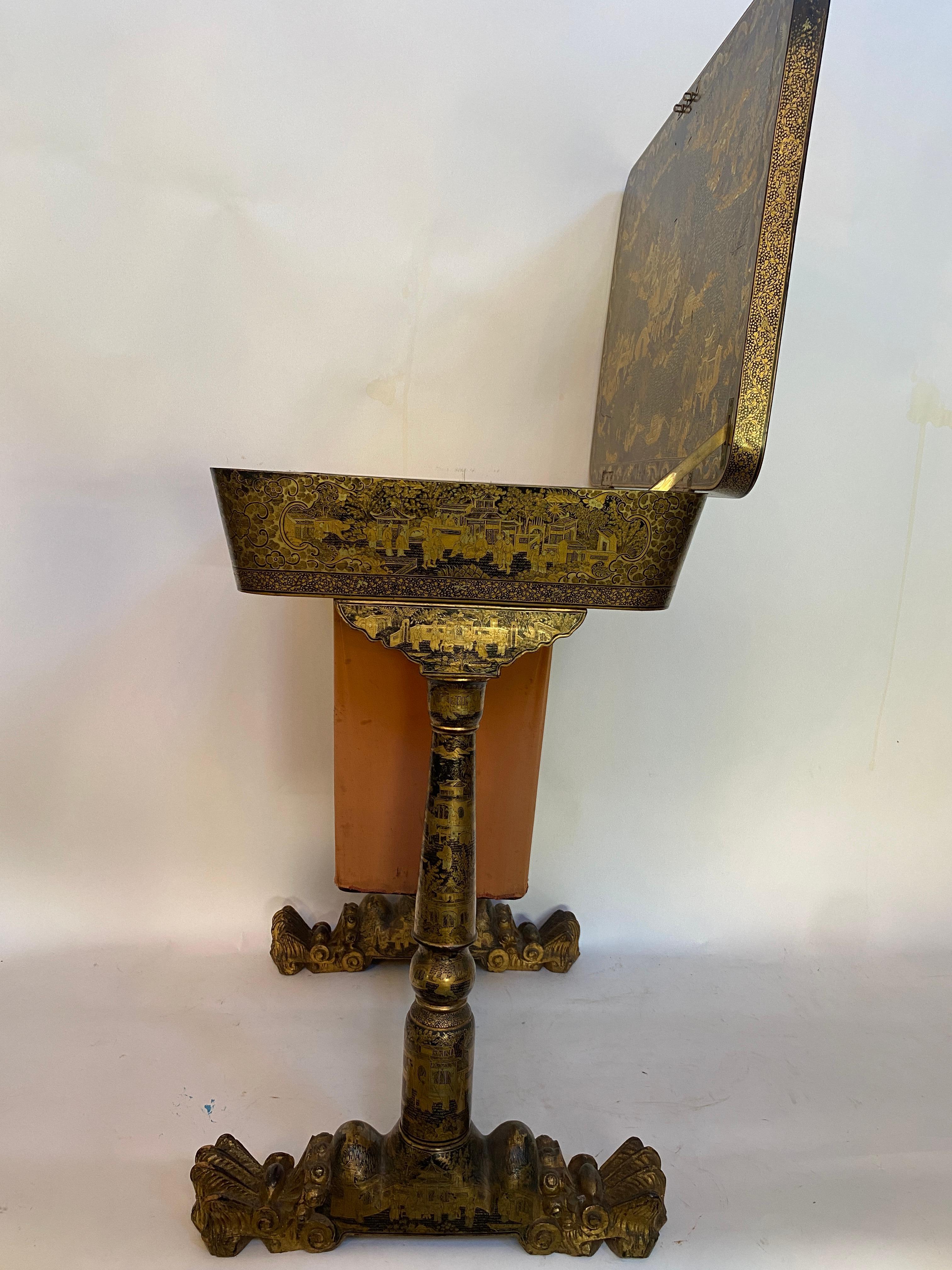 Ancienne table à couture chinoise du 19ème siècle en laque dorée en vente 10
