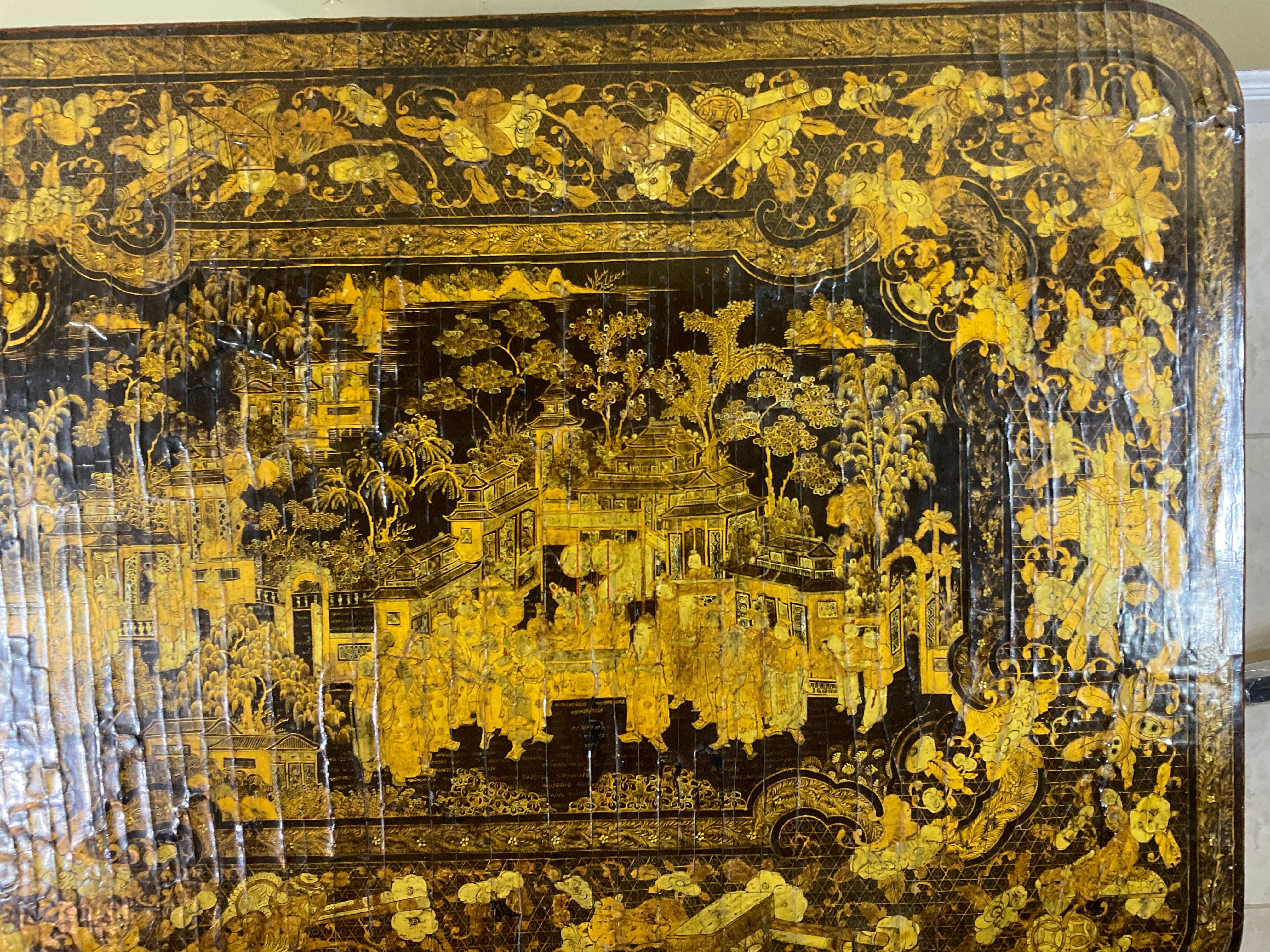 Antique 19th Century Chinese Gilt Lacquer Sewing Table In Good Condition In Delray Beach, FL