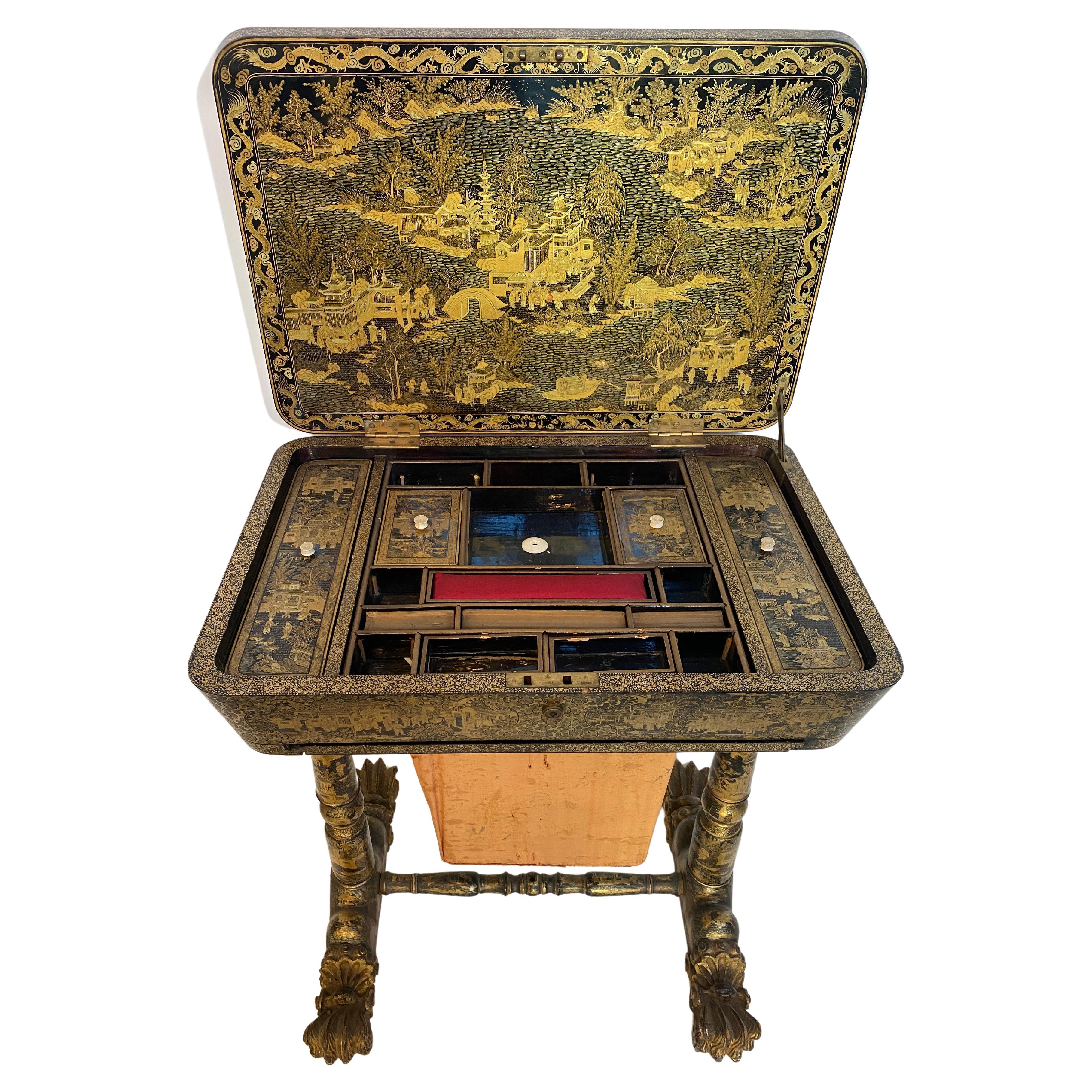 Antigua mesa de coser china del siglo XIX con laca dorada