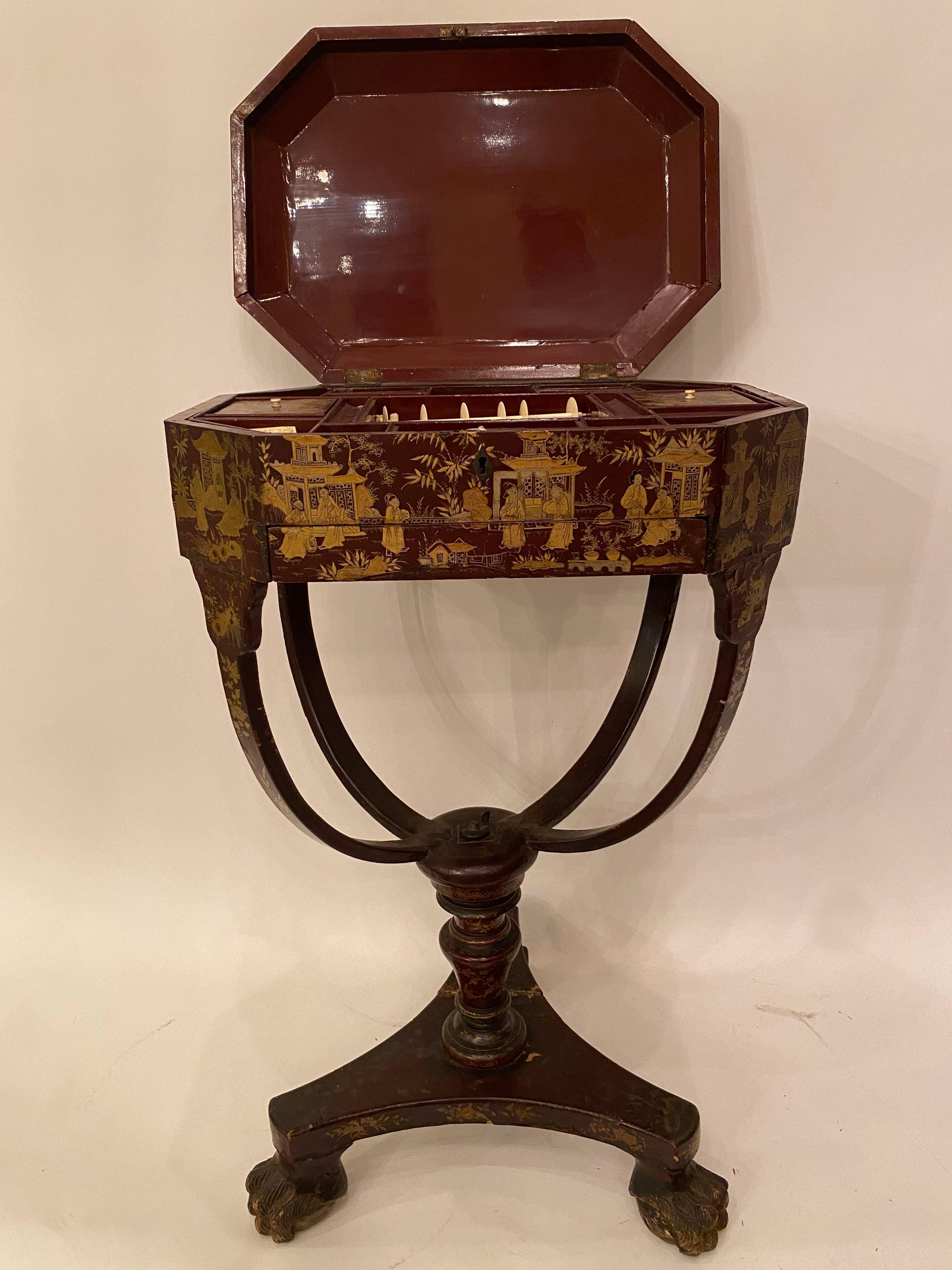 Antiguo Costurero Chino Lacado del Siglo XIX con Soporte en venta 4