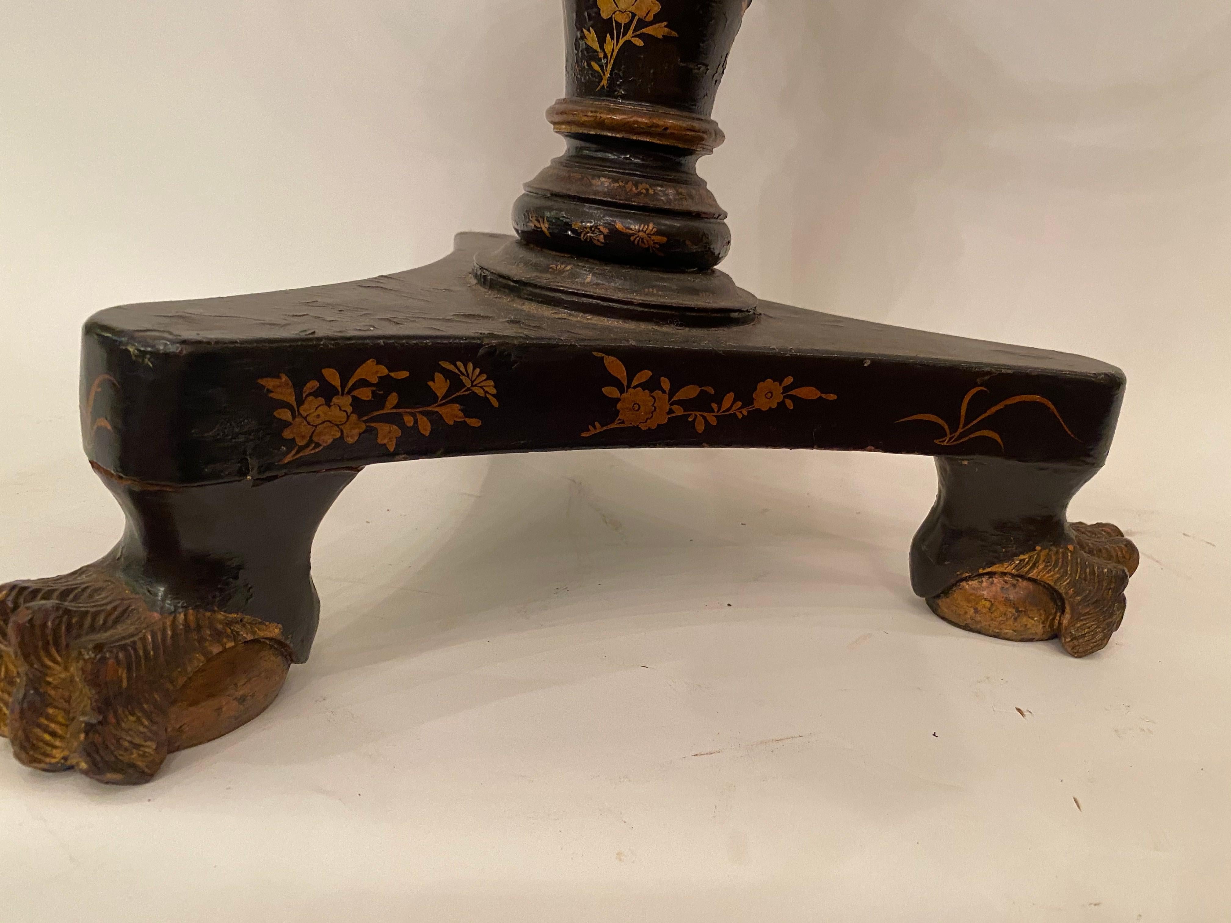 Antique 19th Century Chinese Lacquer Sewing Box with the Stand For Sale 8