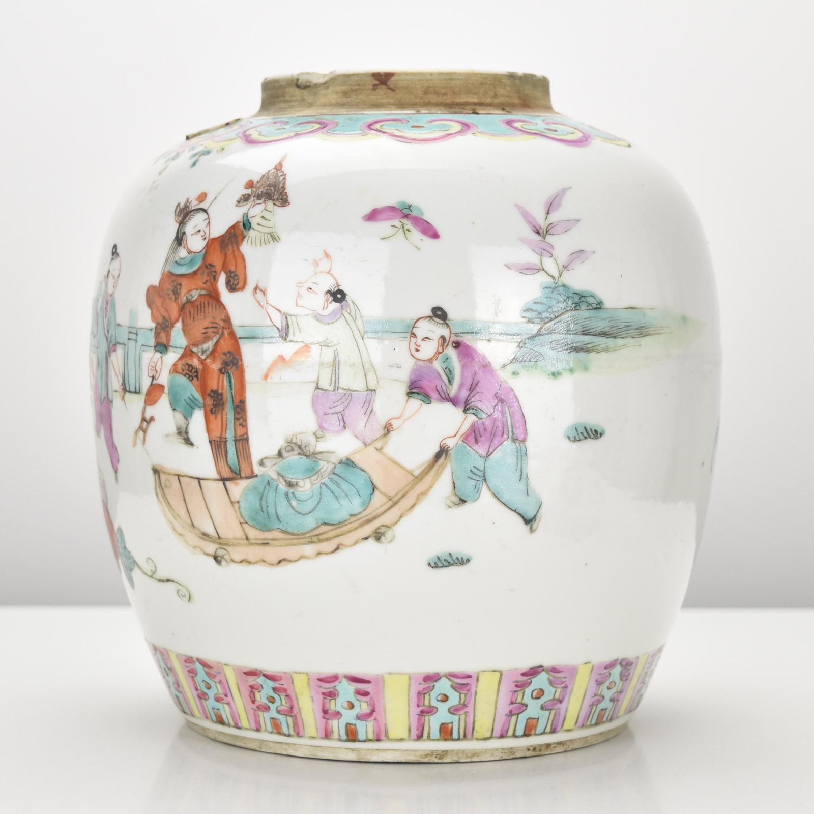 20th Century Antique Chinese Qing Porcelain Famille Rose Covered Ginger Jar Vase For Sale