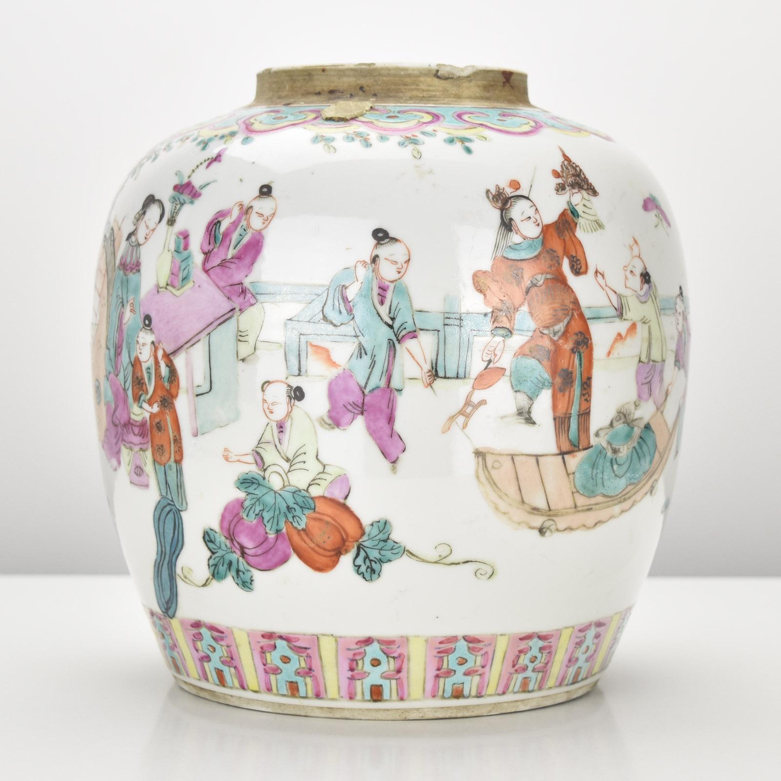 Antique Chinese Qing Porcelain Famille Rose Covered Ginger Jar Vase For Sale 1
