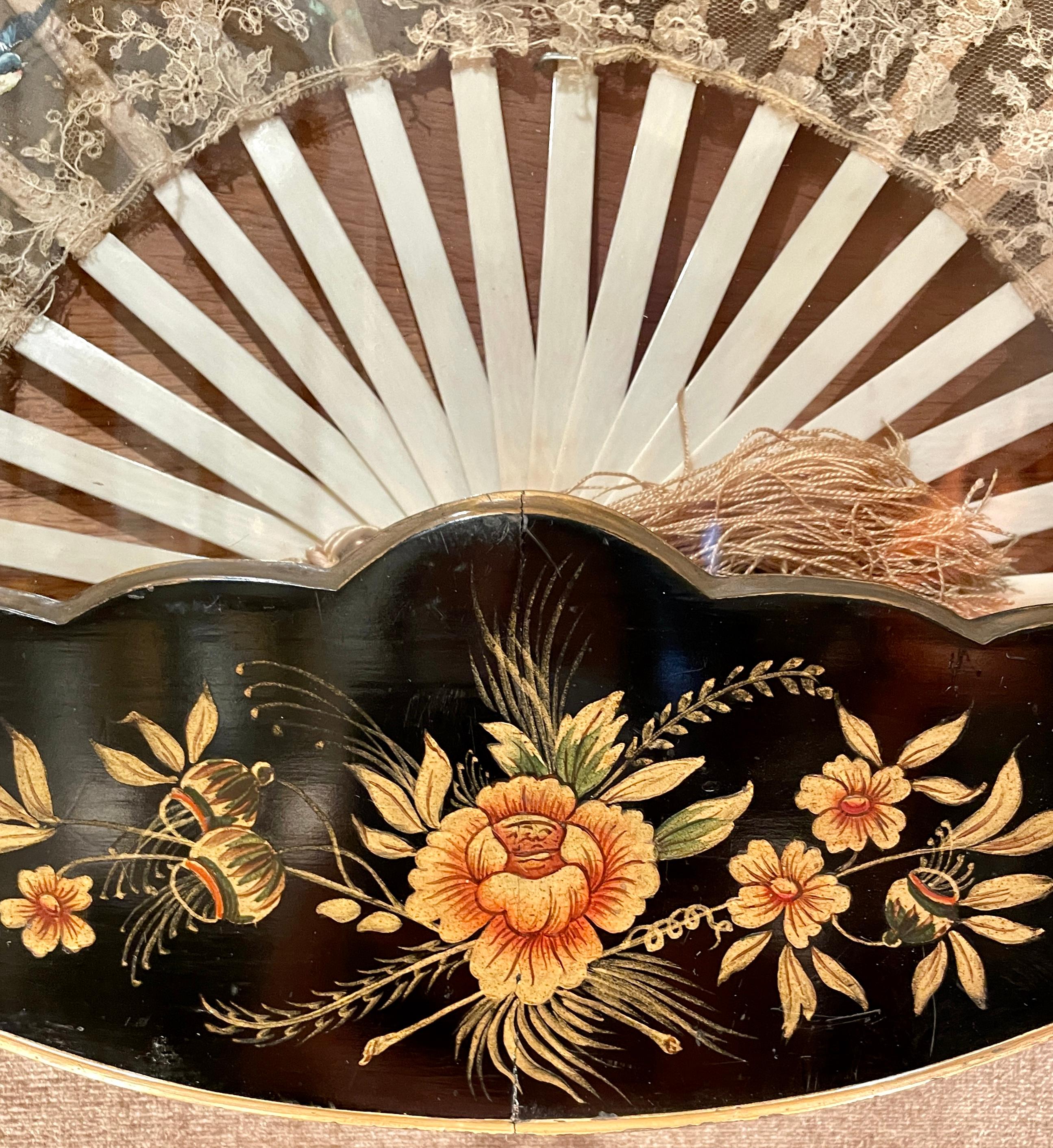 Chinese Antique 19th Century Chinoiserie Hand-Made Fan in a Lacquered Frame, circa 1870 For Sale