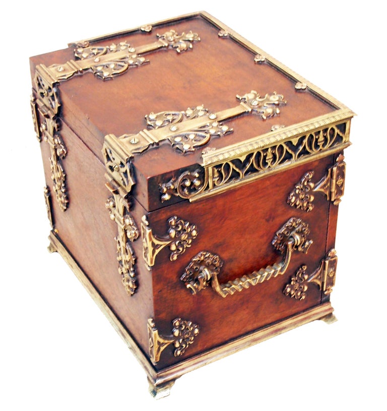Antique 19th Century Cigar Humidor Box
